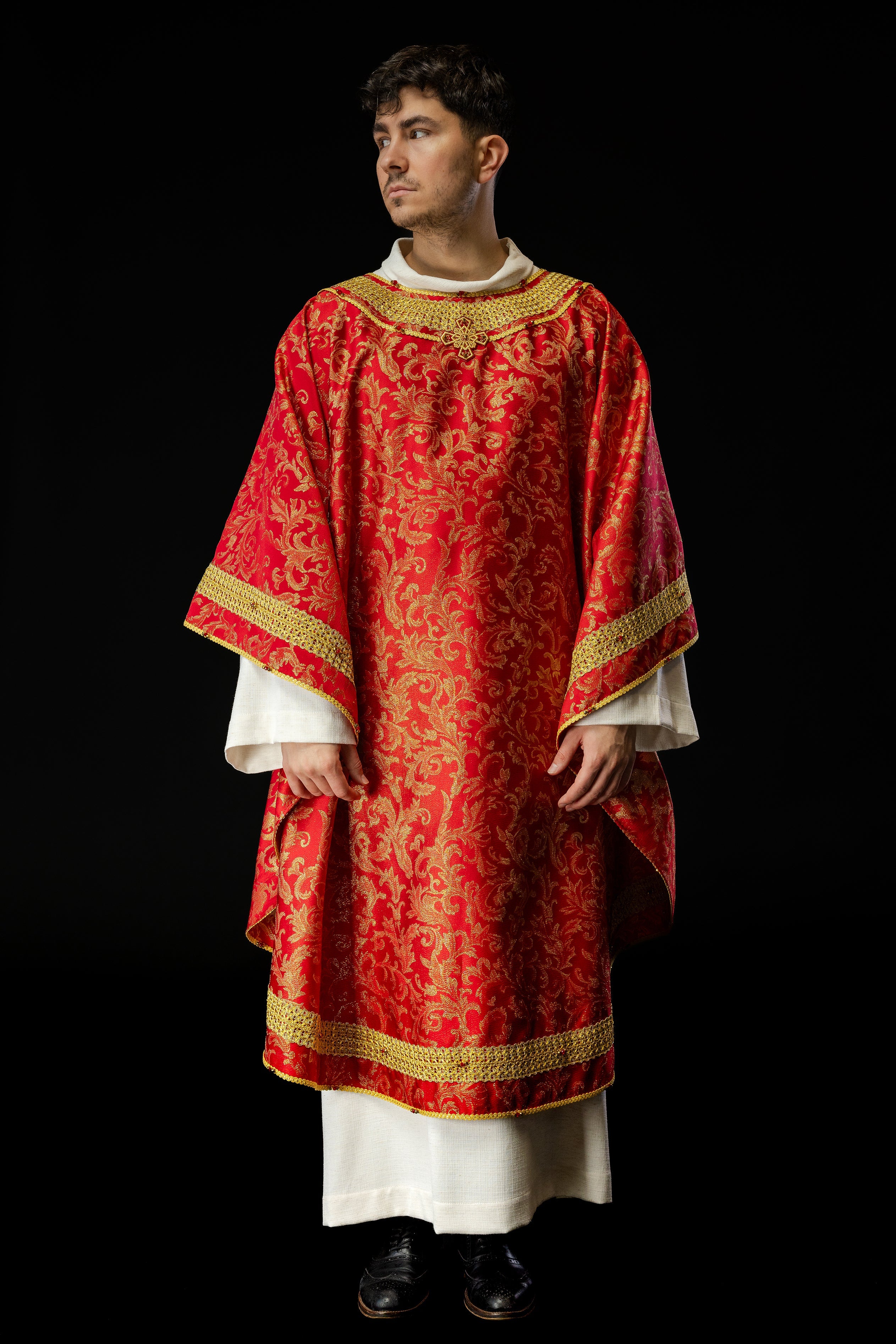 Red chasuble with natural stones Handmade 7010 - HAFTINAUSA.COM