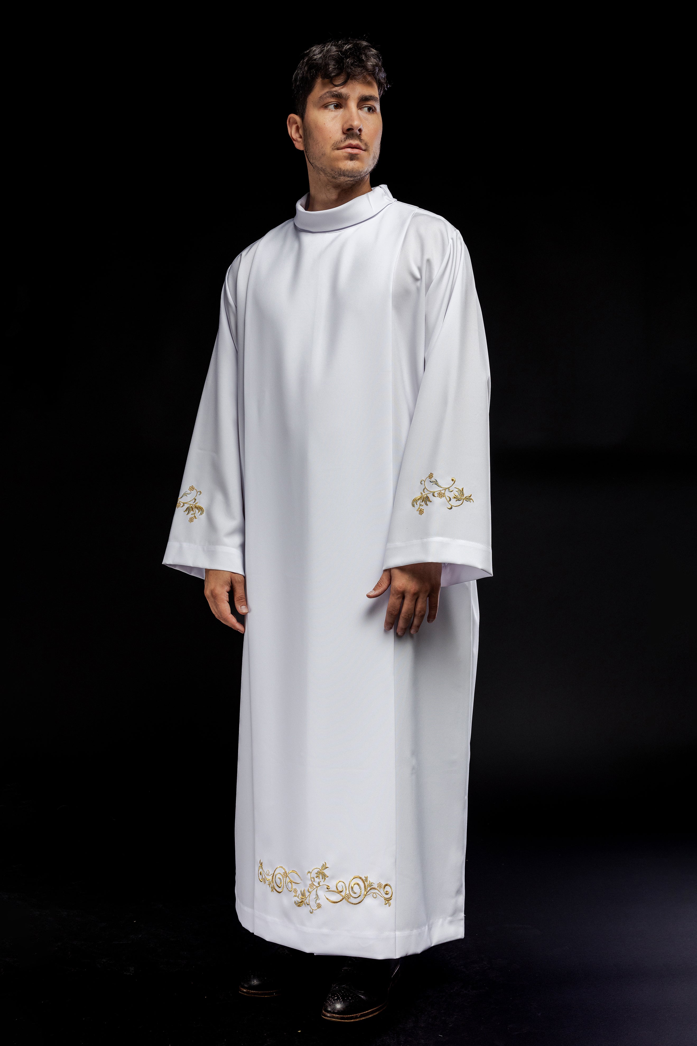 Smooth Priestly Alba with Collar