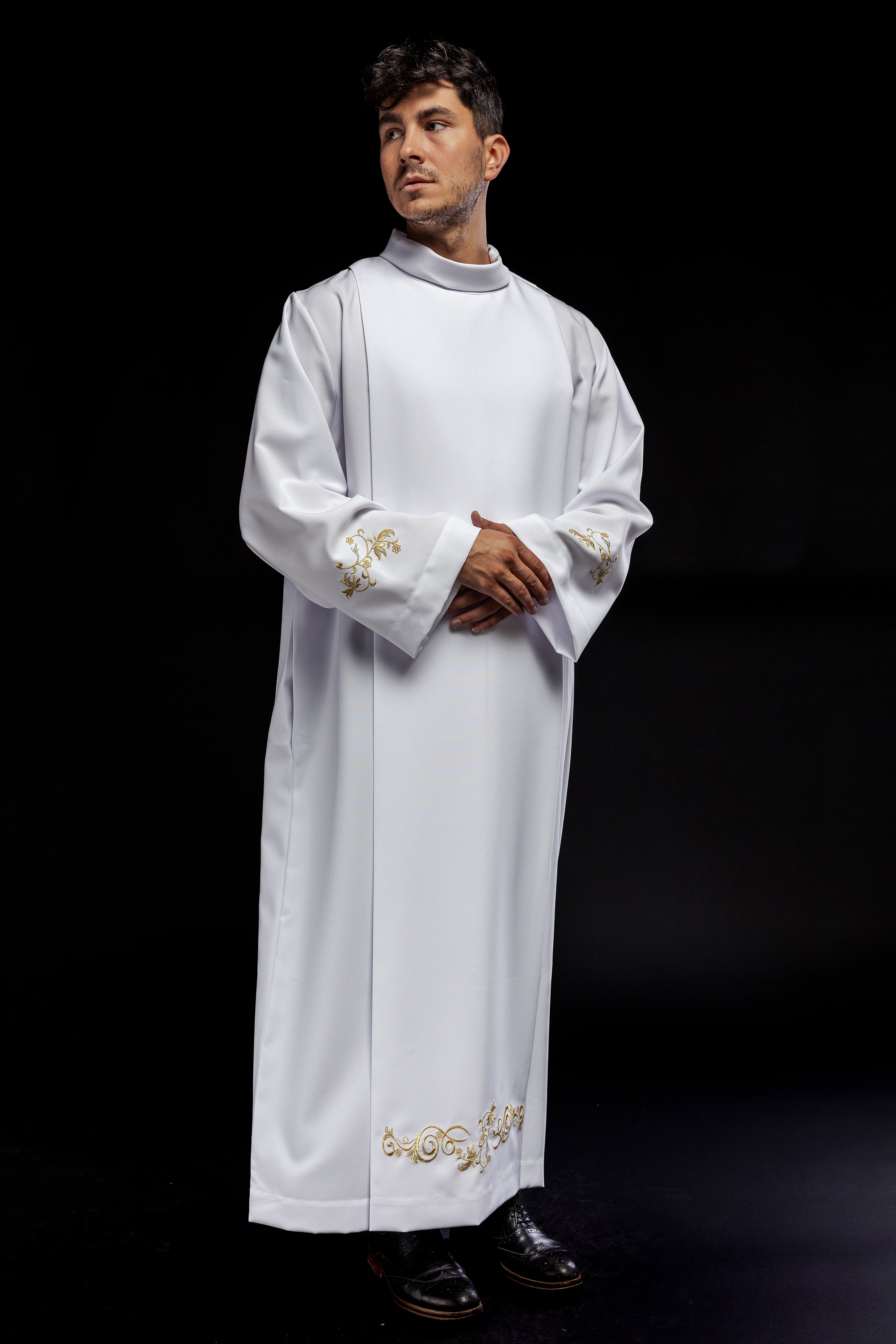 Smooth Priestly Alba with Collar