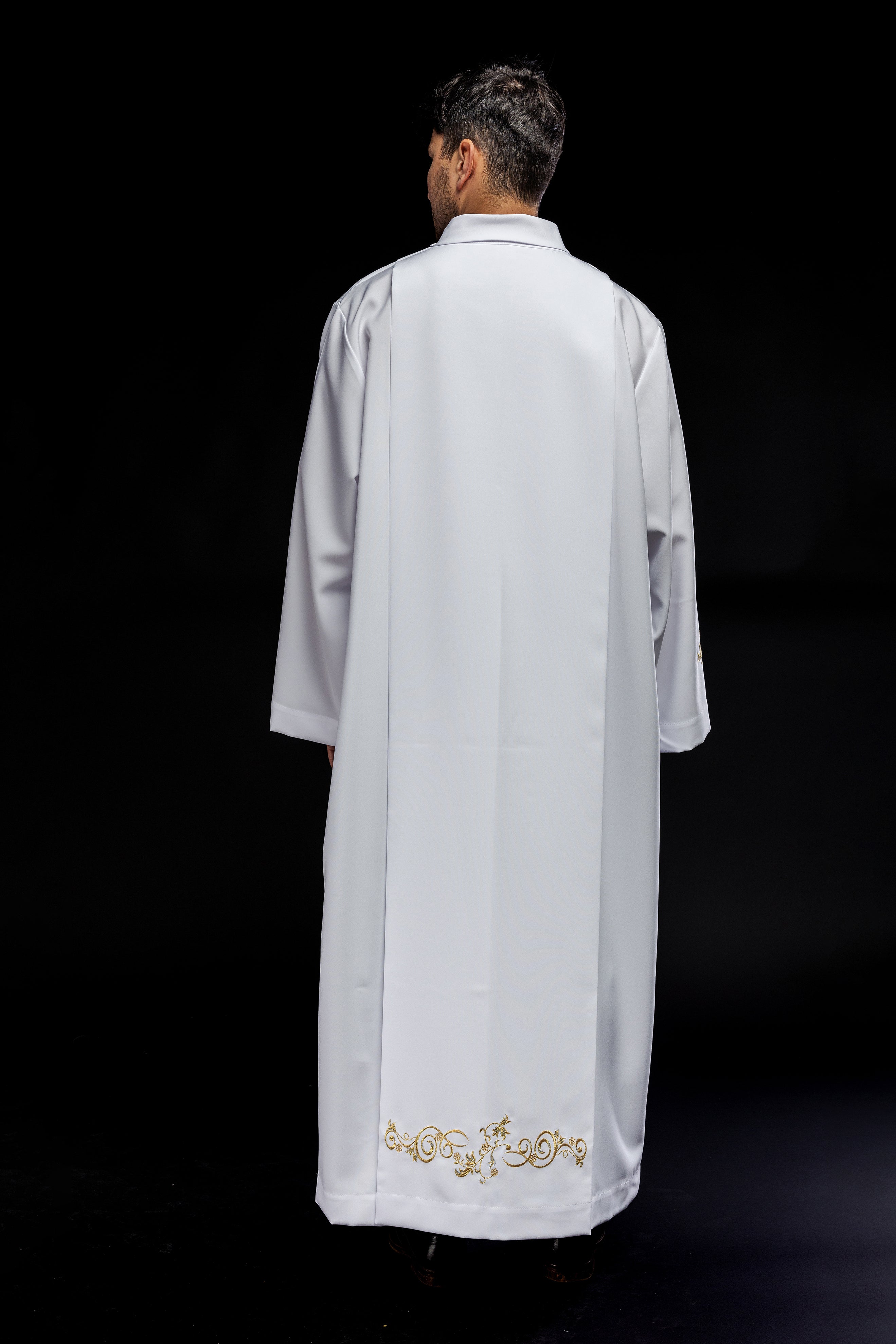 Smooth Priestly Alba with Collar