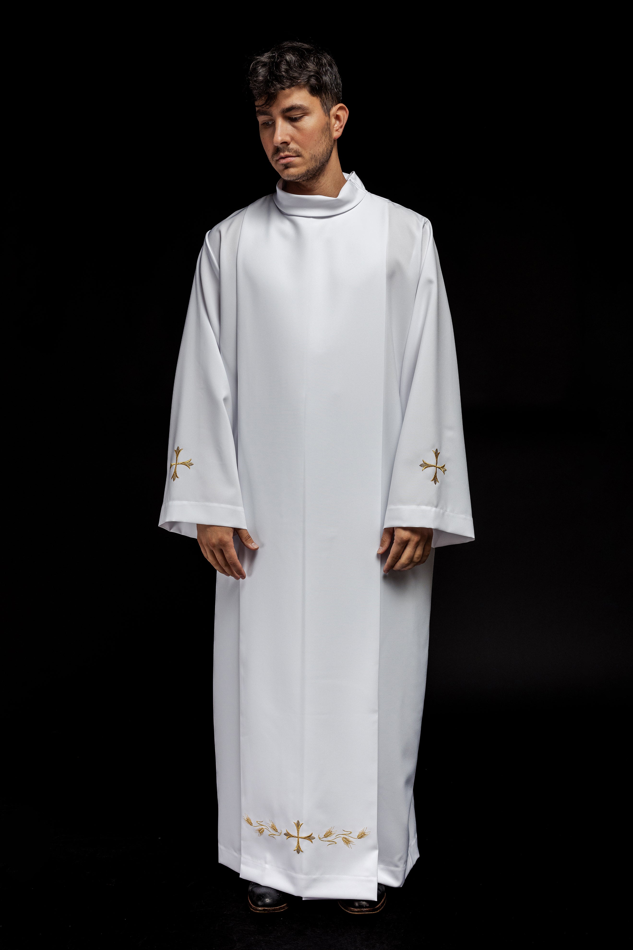 Embroidered cleric alb with collar - HAFTINAUSA.COM