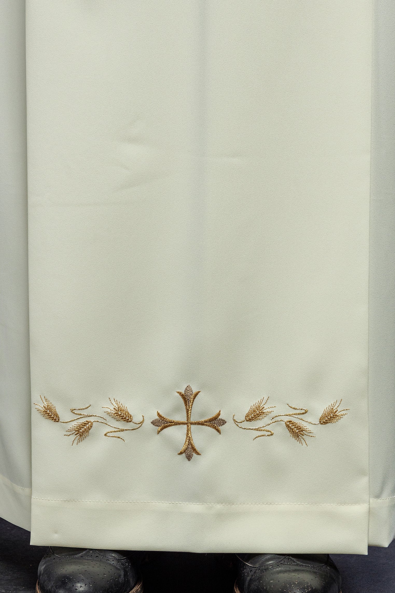 Embroidered cleric alb with collar