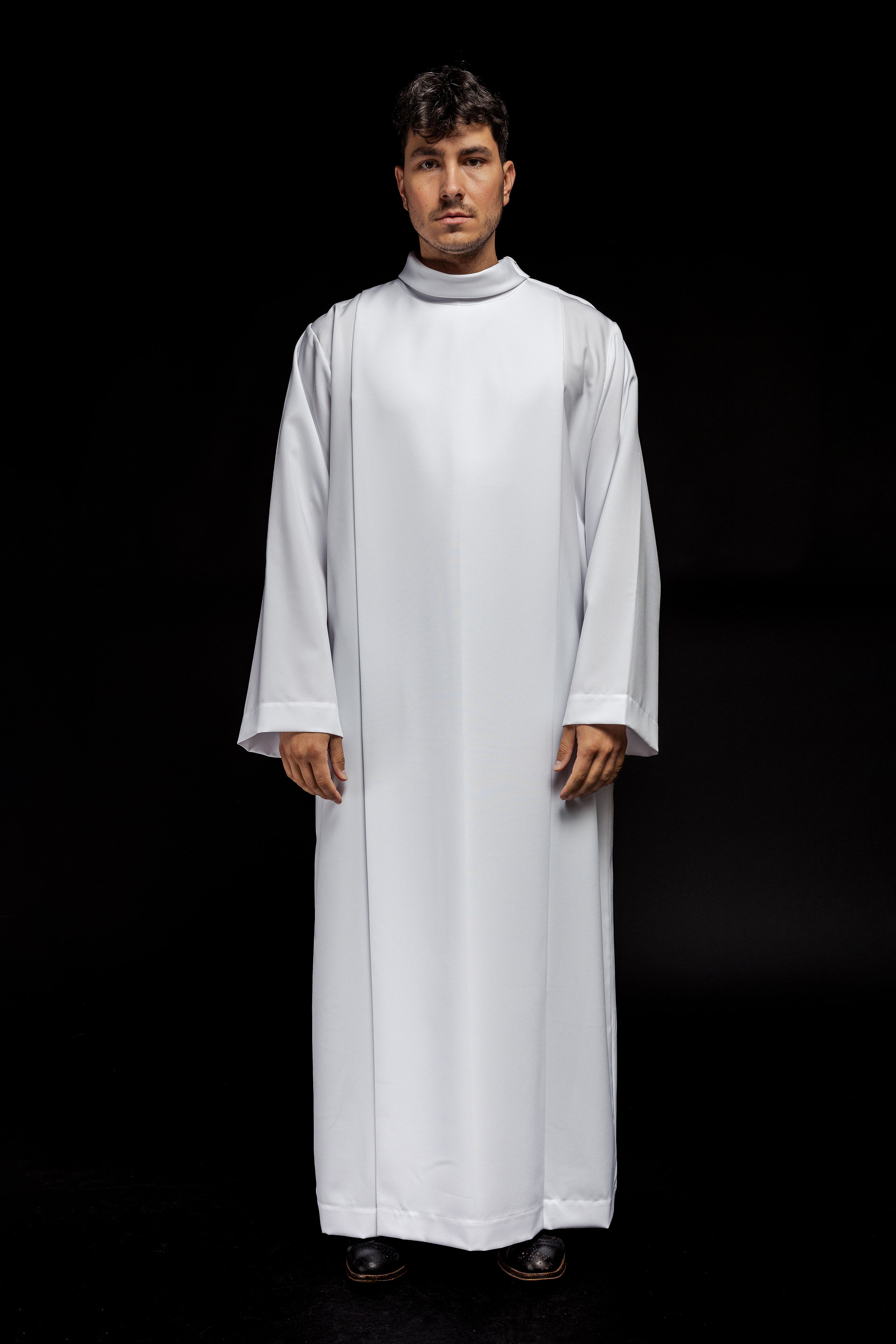 Embroidered priest's alb with neck collar in white