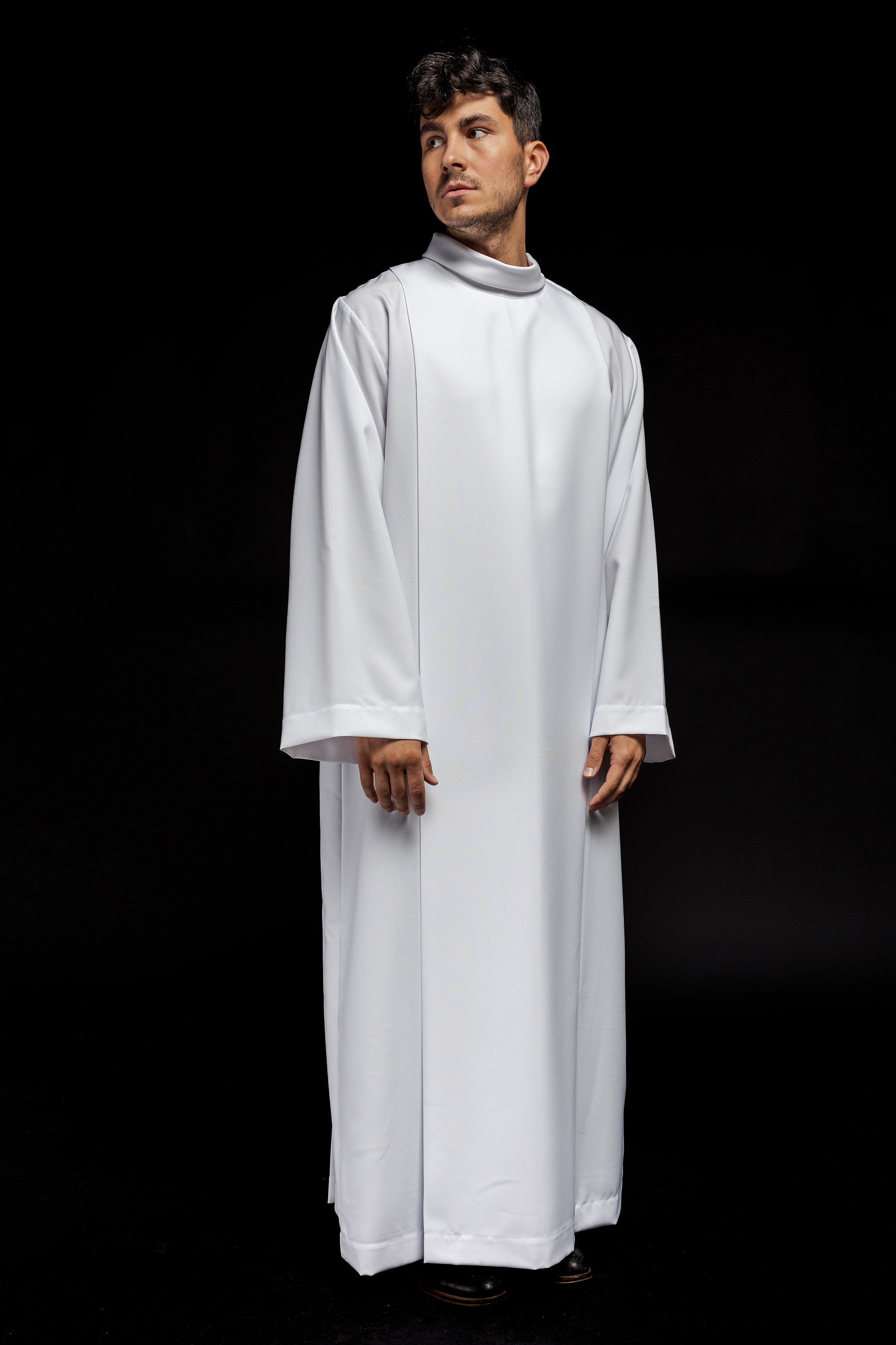 Embroidered priest's alb with neck collar in white