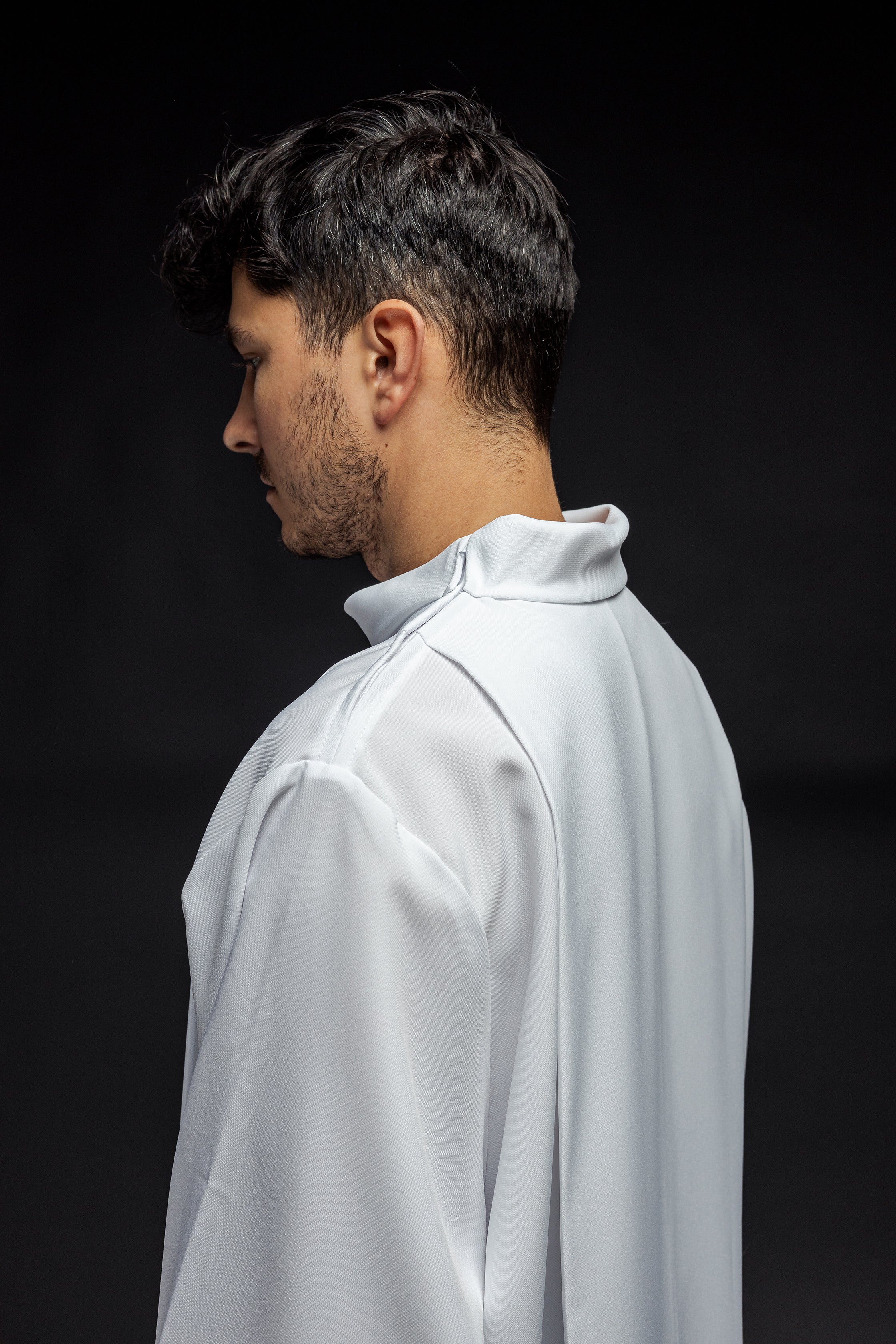 Embroidered priest's alb with neck collar in white