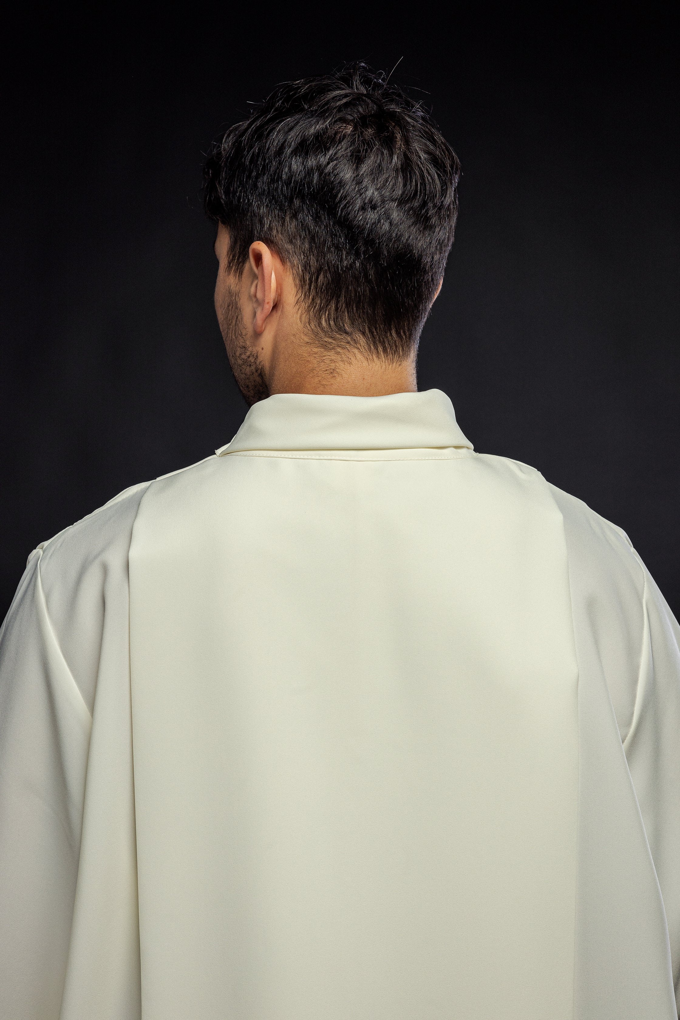 Embroidered priest's alb with neck collar in ecru