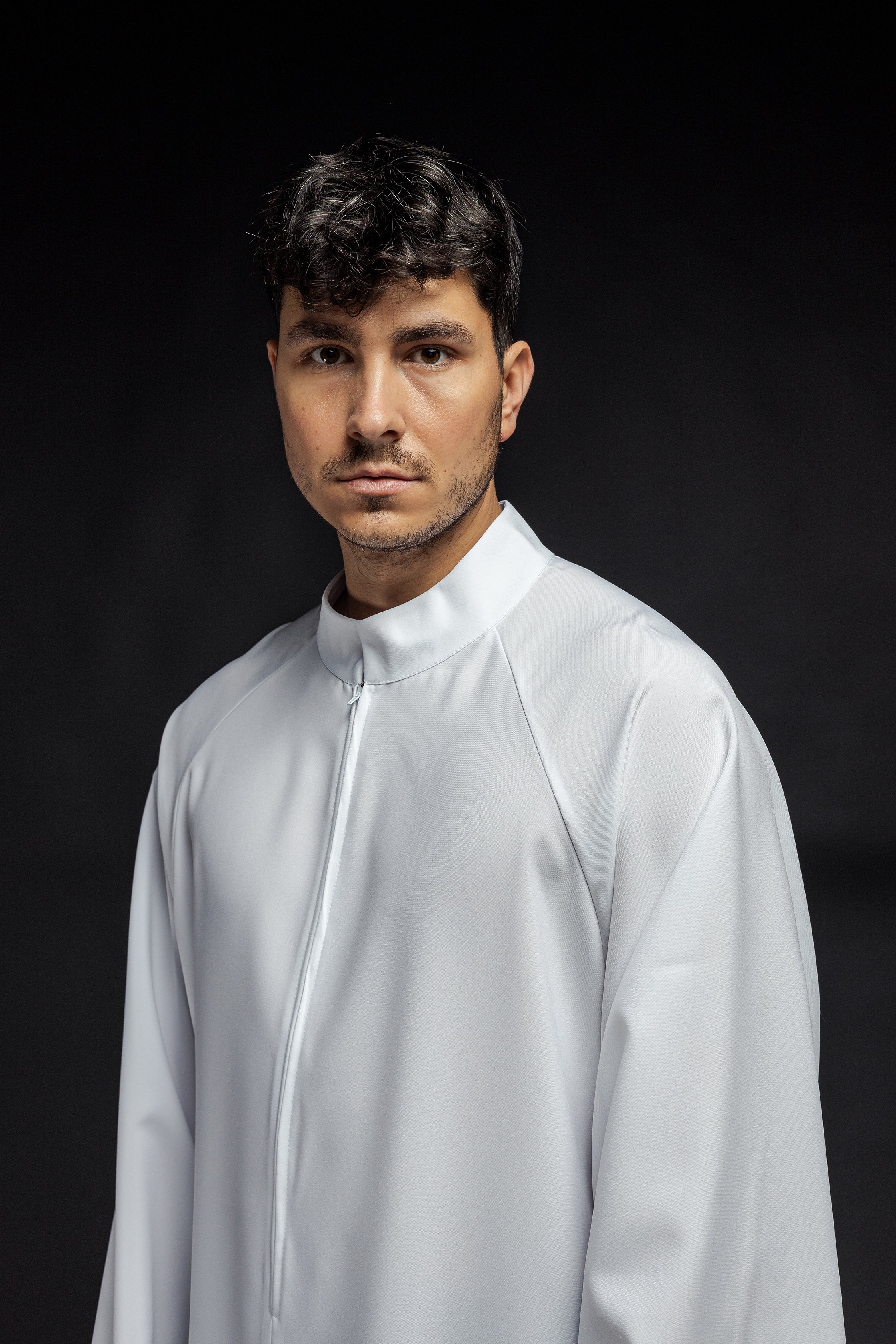 Priest alb in white with front zipper - HAFTINAUSA.COM