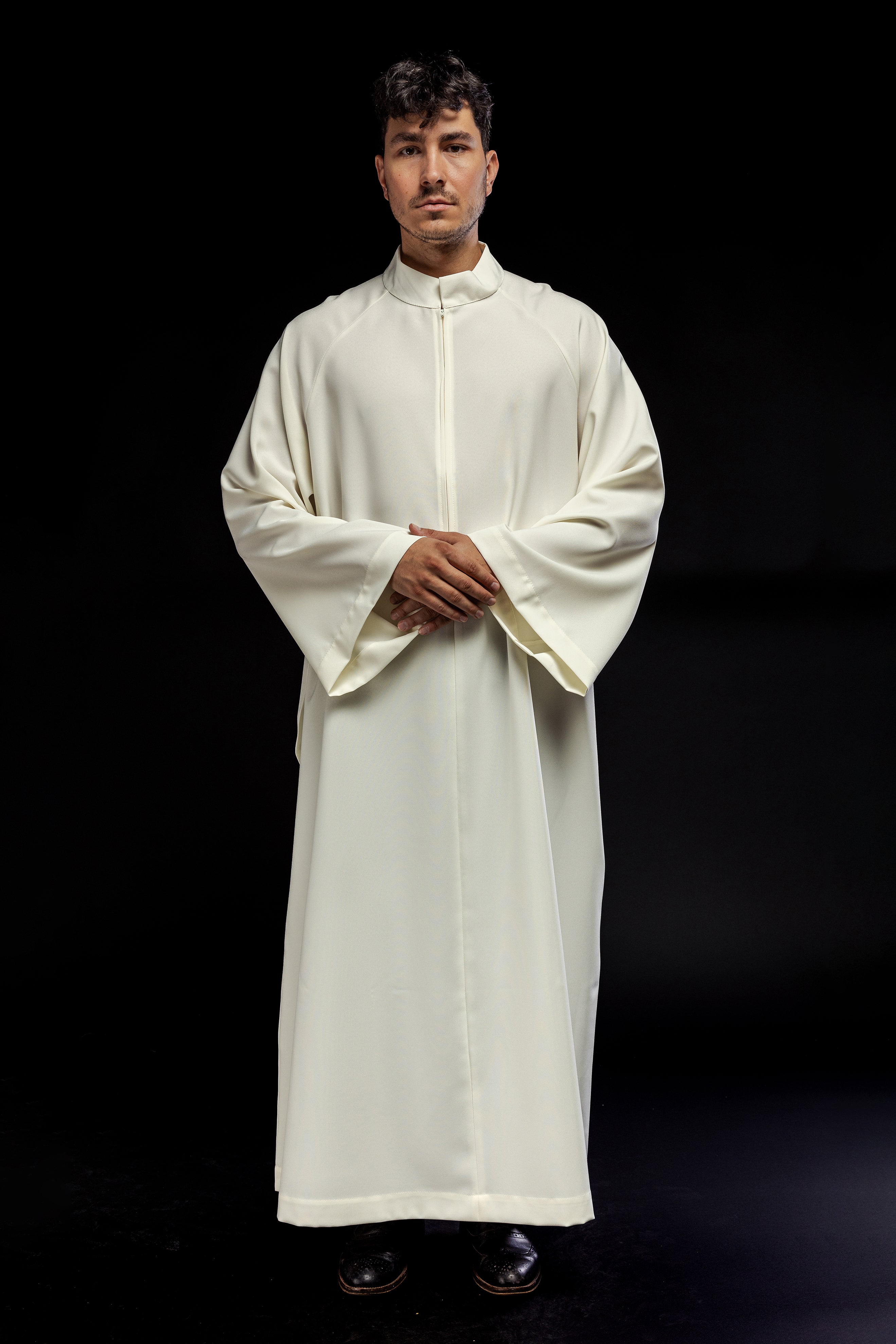 Priest alb in ecru with front zipper