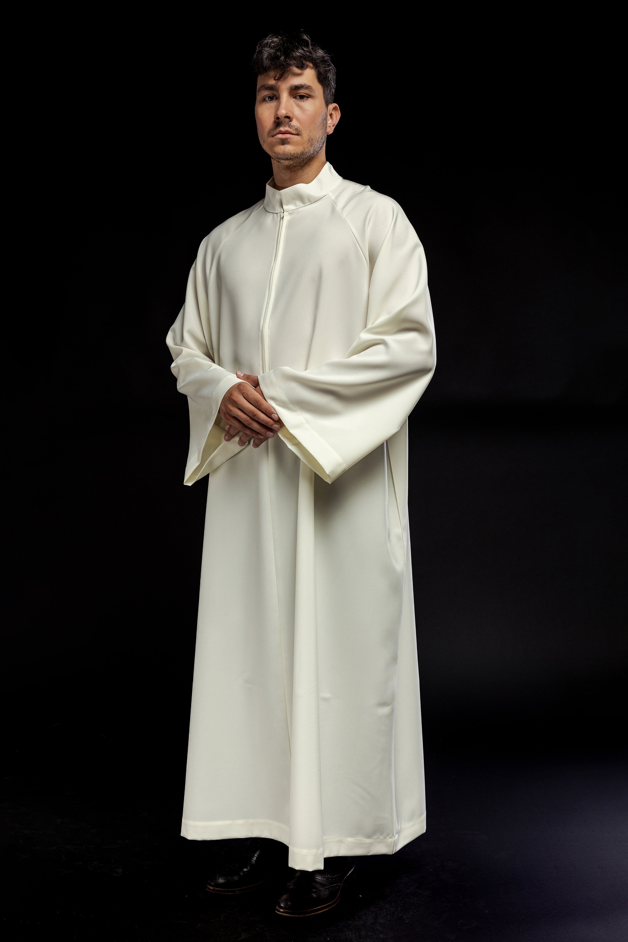 Priest alb in ecru with front zipper