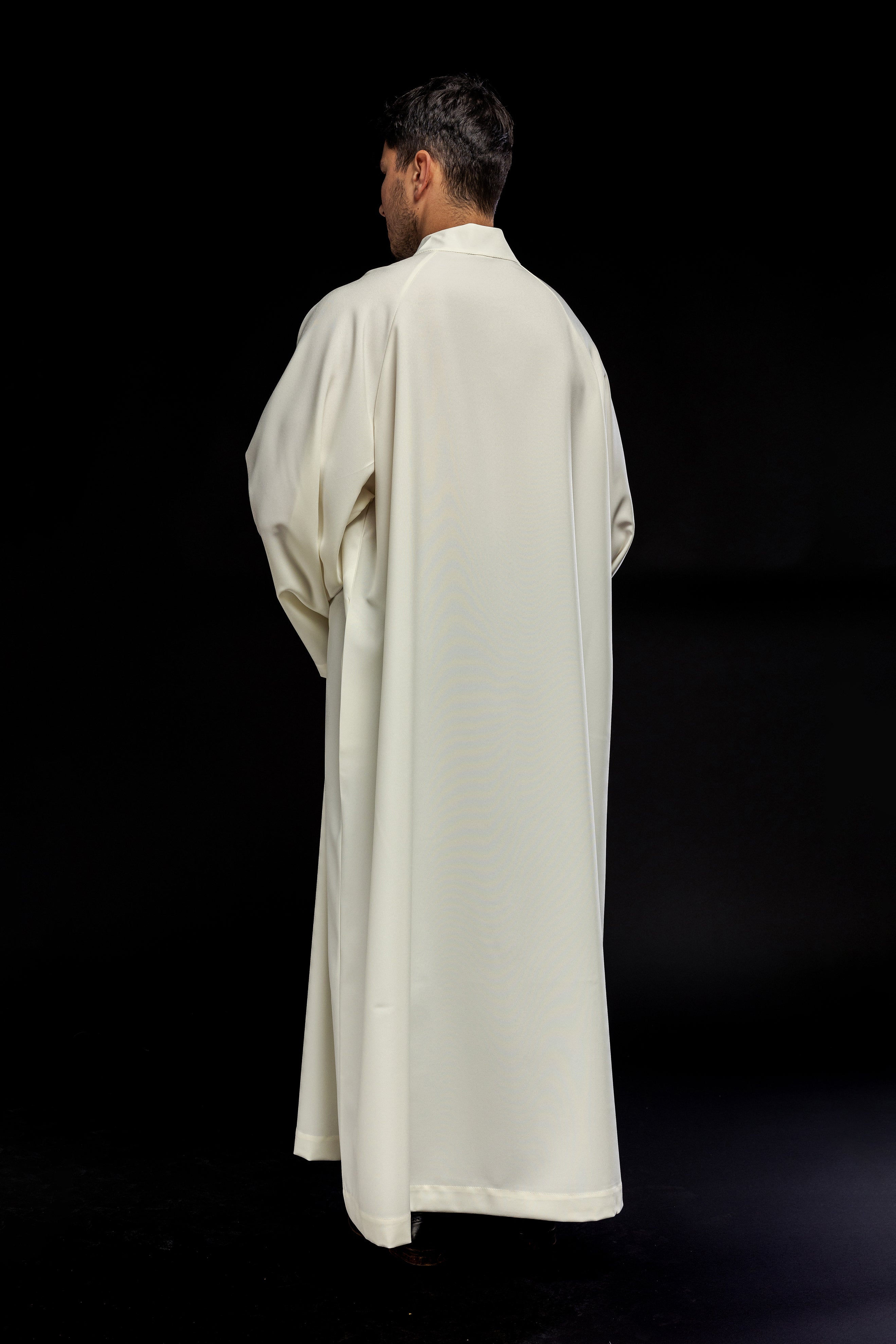 Priest alb in ecru with front zipper