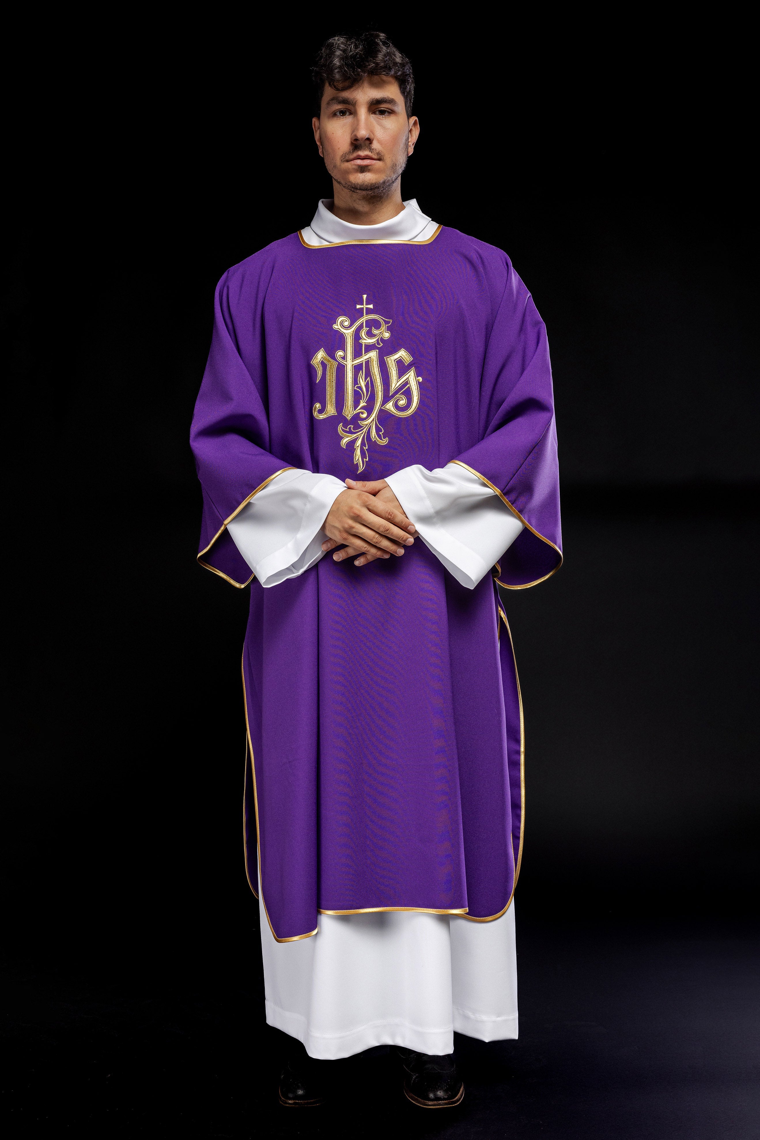 Embroidered dalmatic chasuble with IHS - HAFTINAUSA.COM