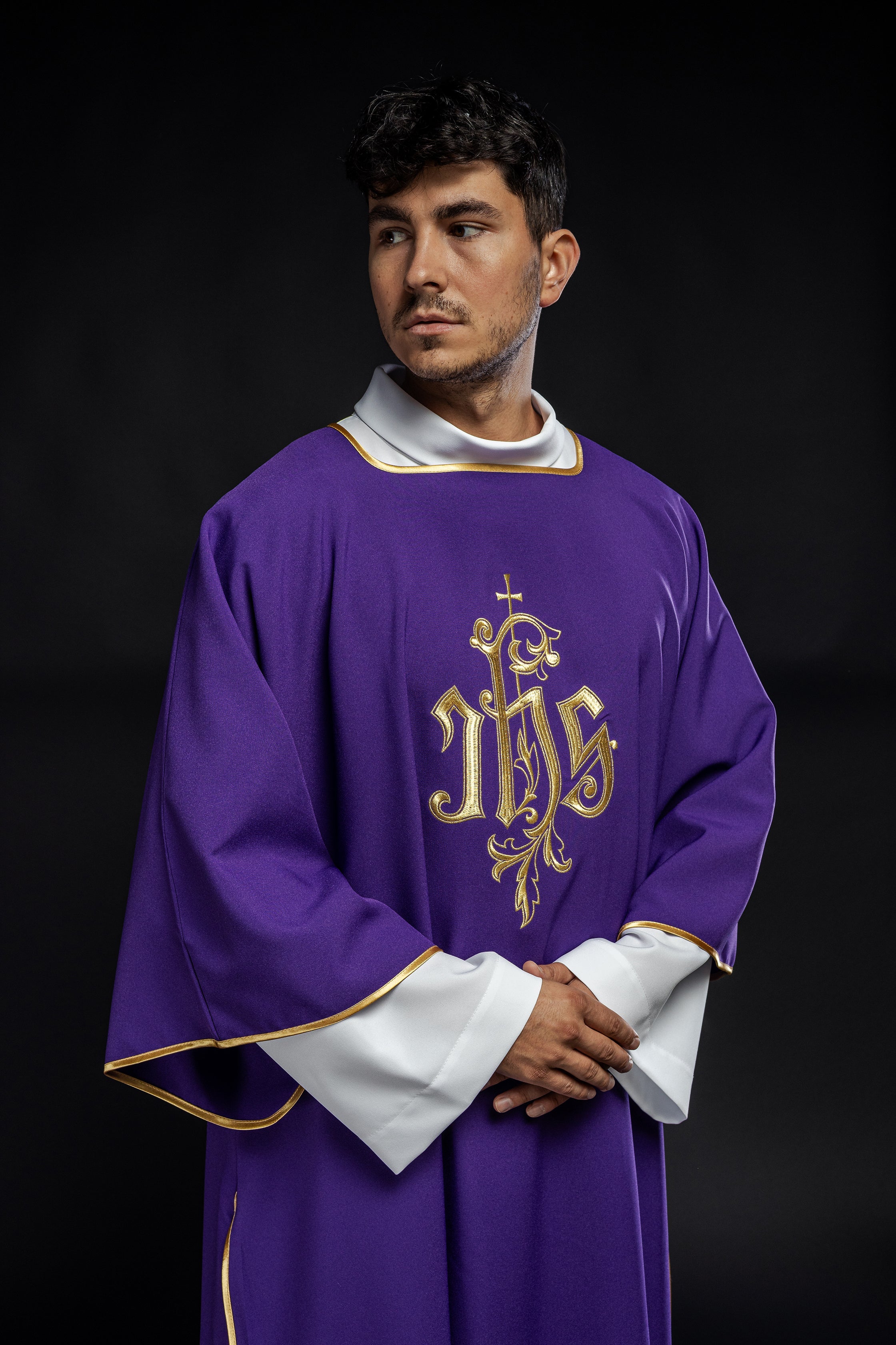 Embroidered dalmatic chasuble with IHS - HAFTINAUSA.COM