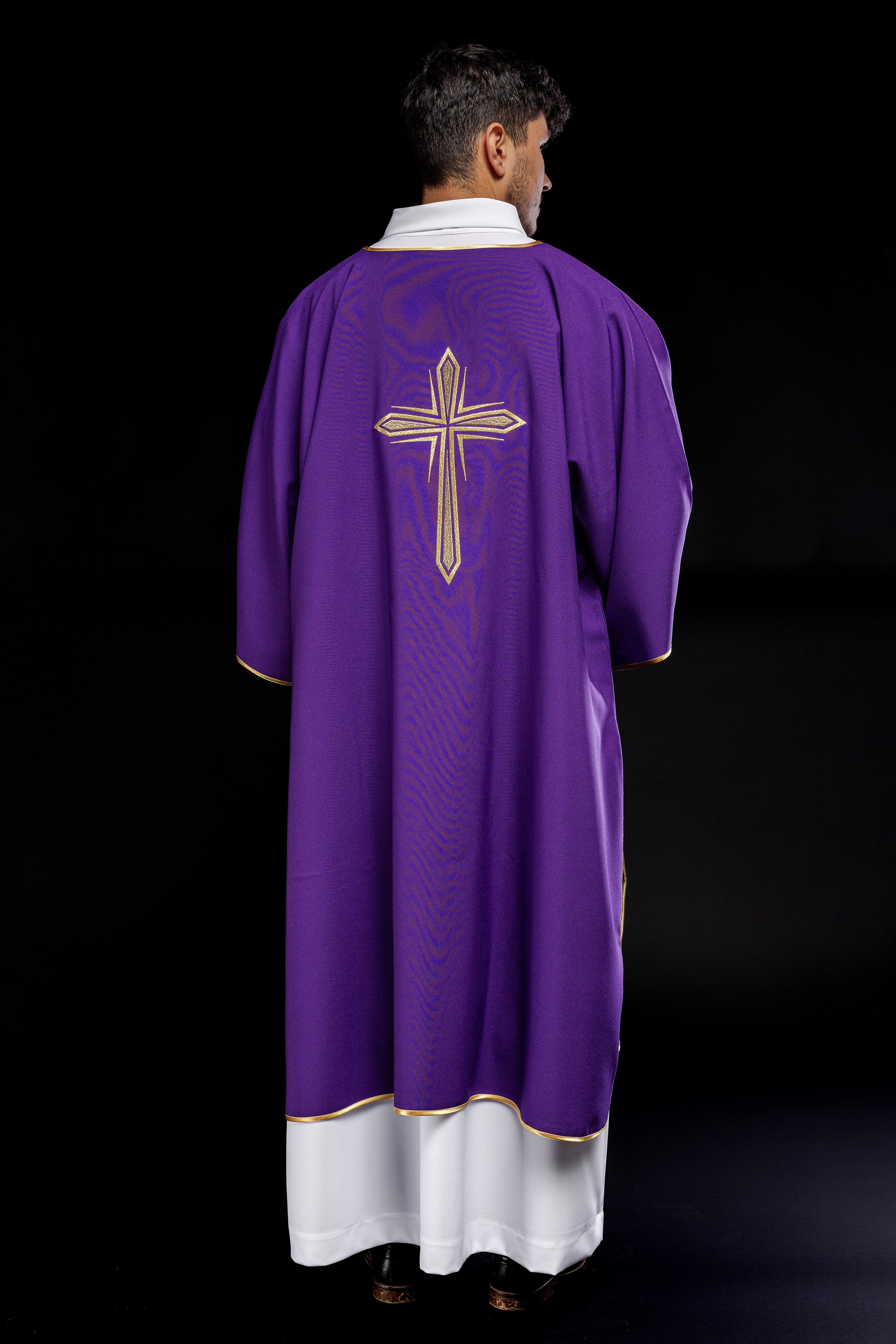 Purple dalmatic with embroidered gold cross - HAFTINAUSA.COM