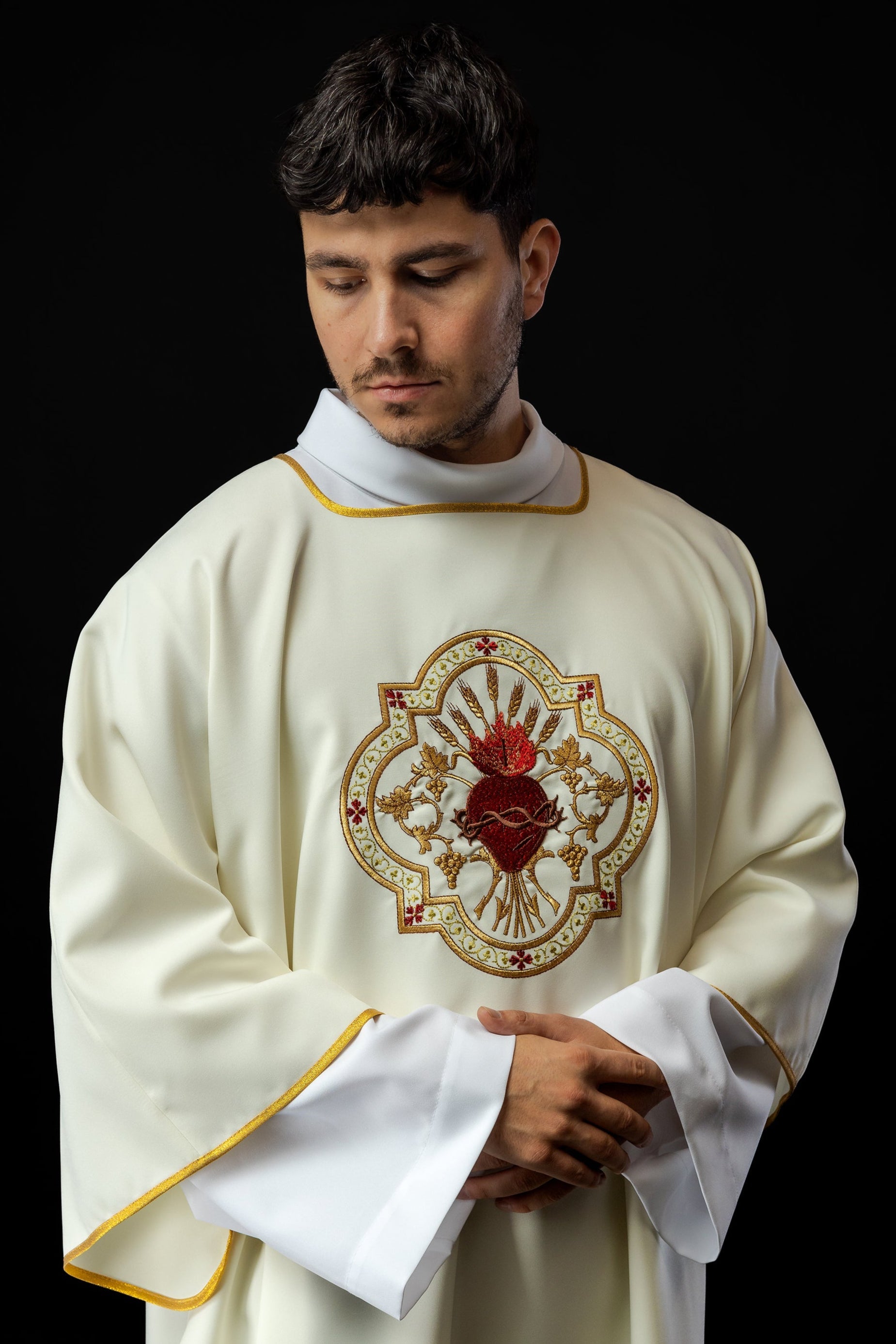 Deacons dalmatic with the Sacred Heart of Jesus and Eucharistic Chalice embroidery - HAFTINAUSA.COM