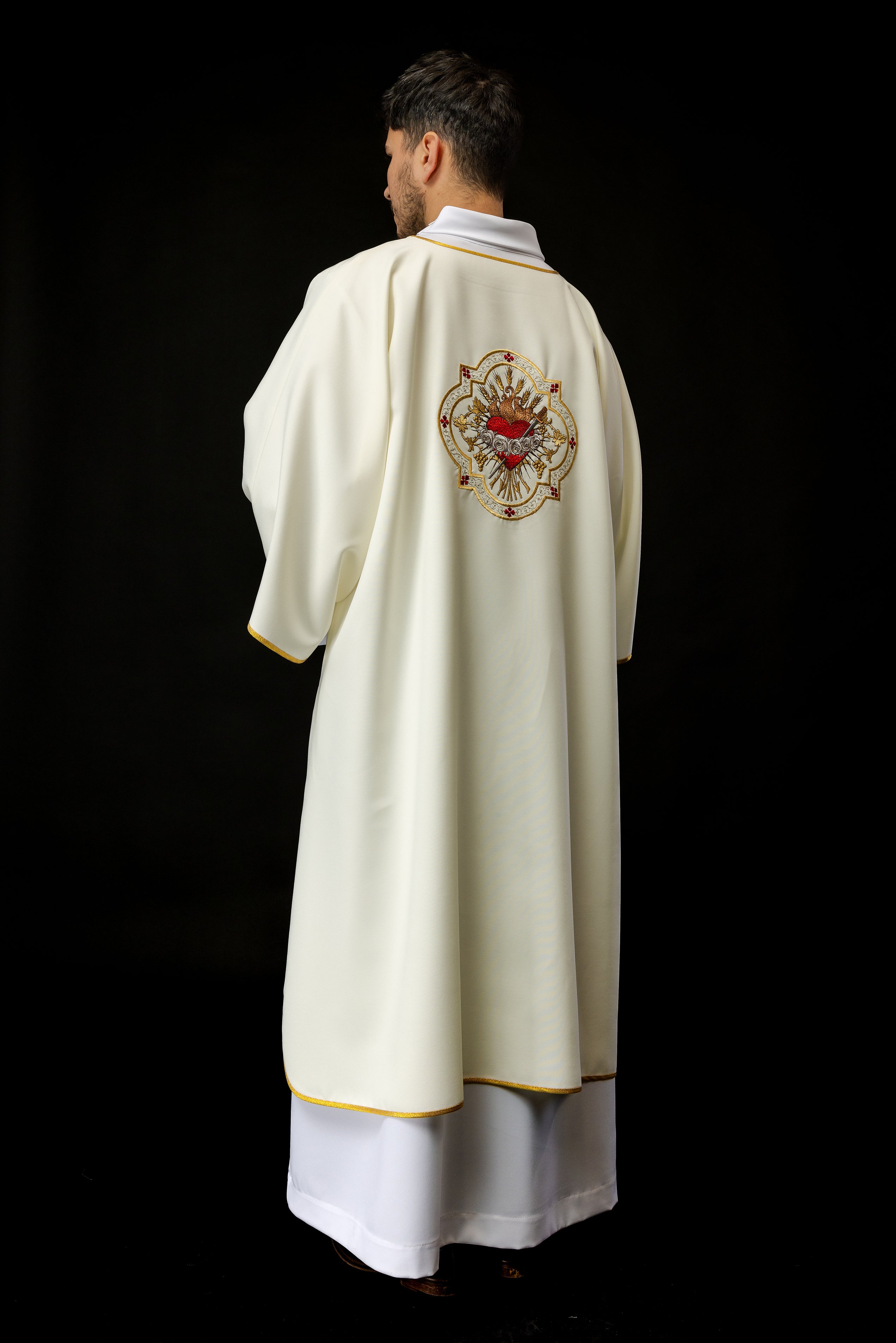 Dalmatic with the motif of the Immaculate Heart of Mary