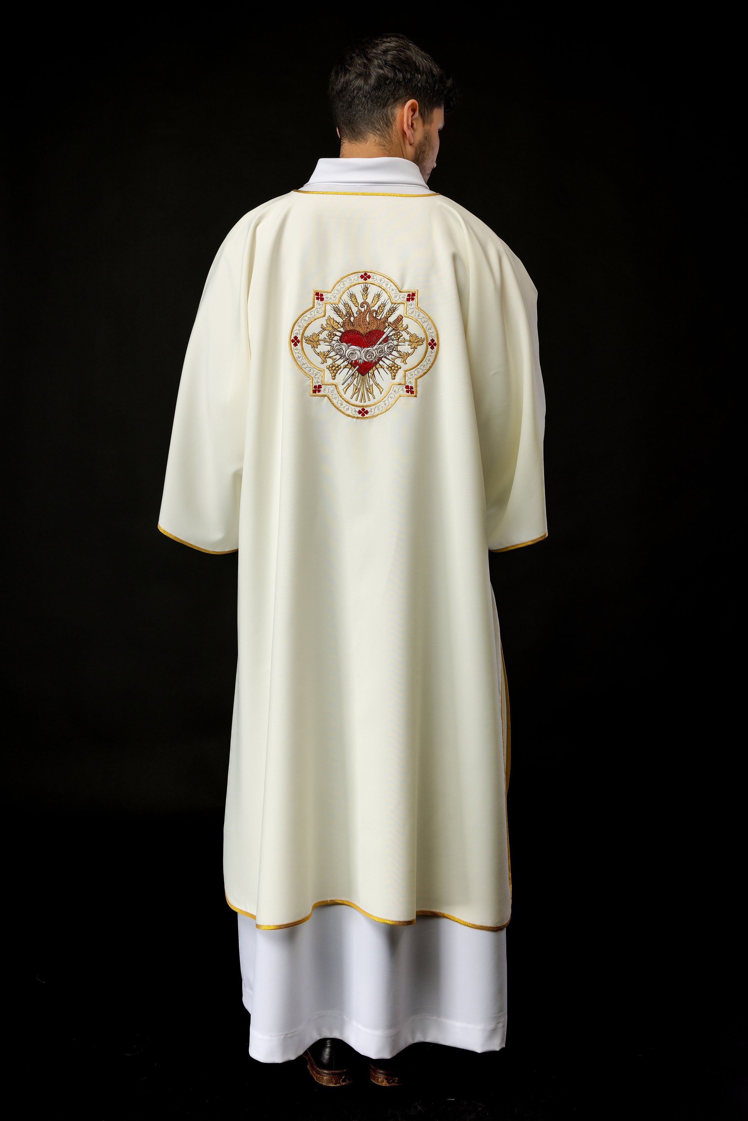 Dalmatic with the motif of the Immaculate Heart of Mary