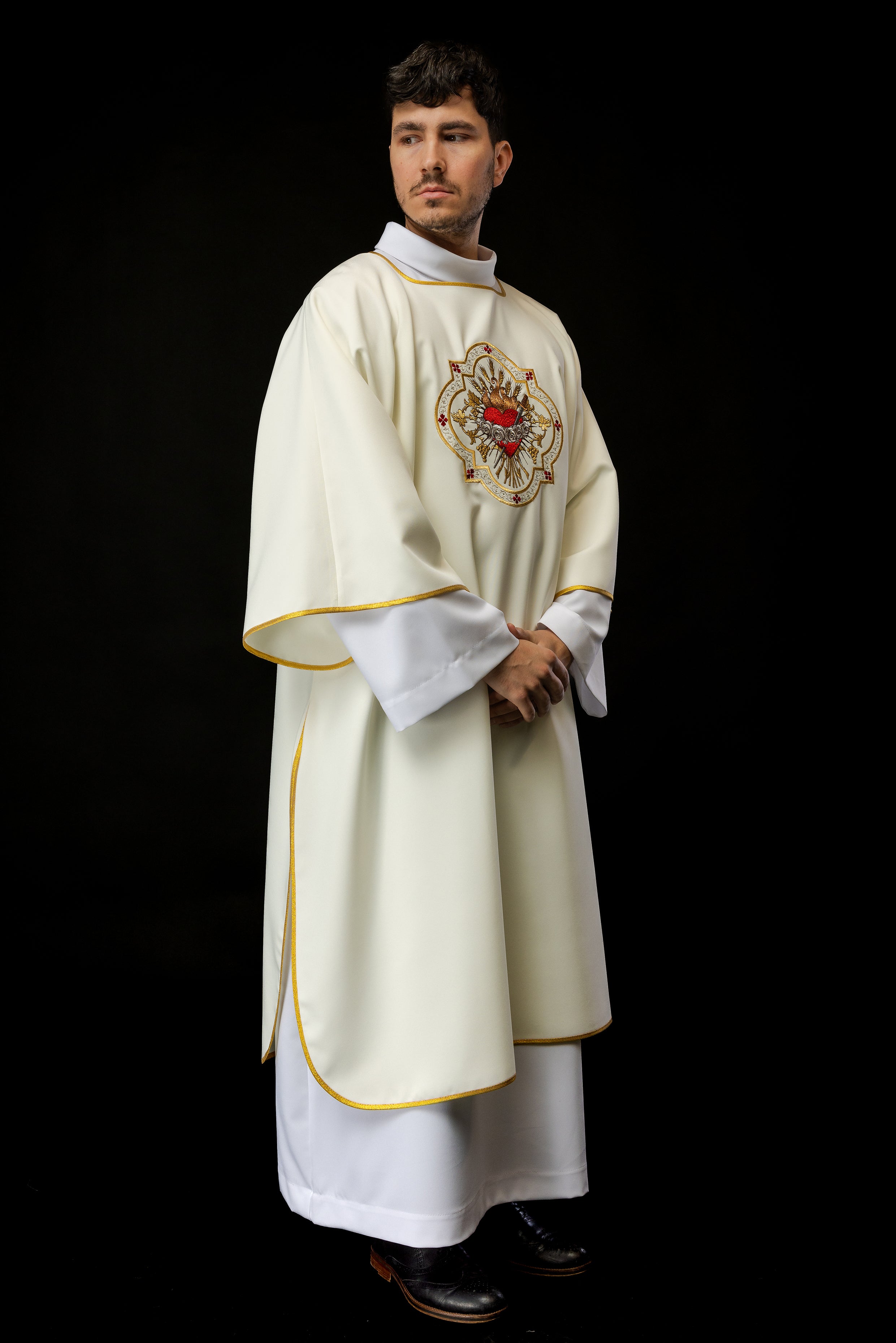 Dalmatic with the motif of the Immaculate Heart of Mary