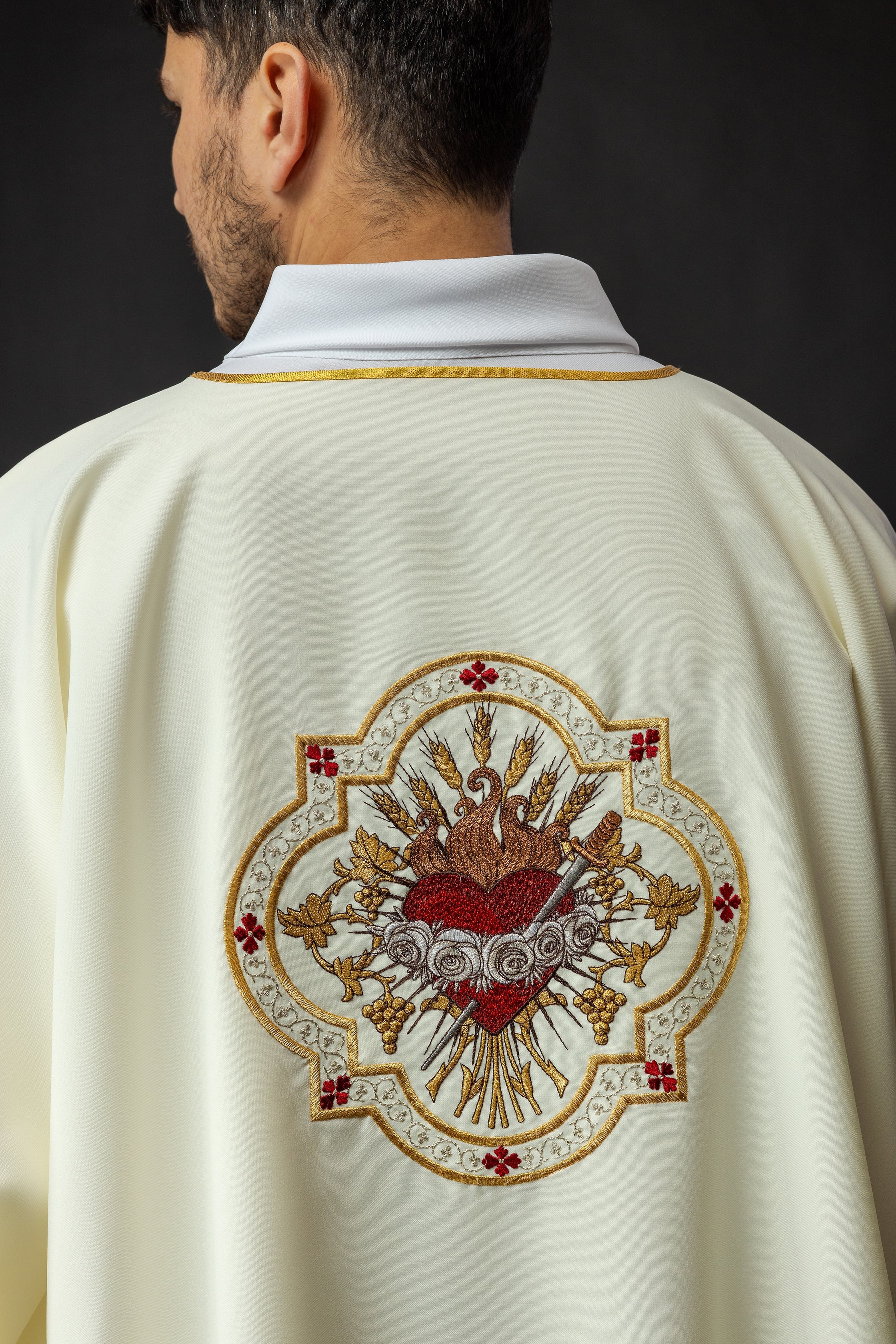 Dalmatic with the motif of the Immaculate Heart of Mary