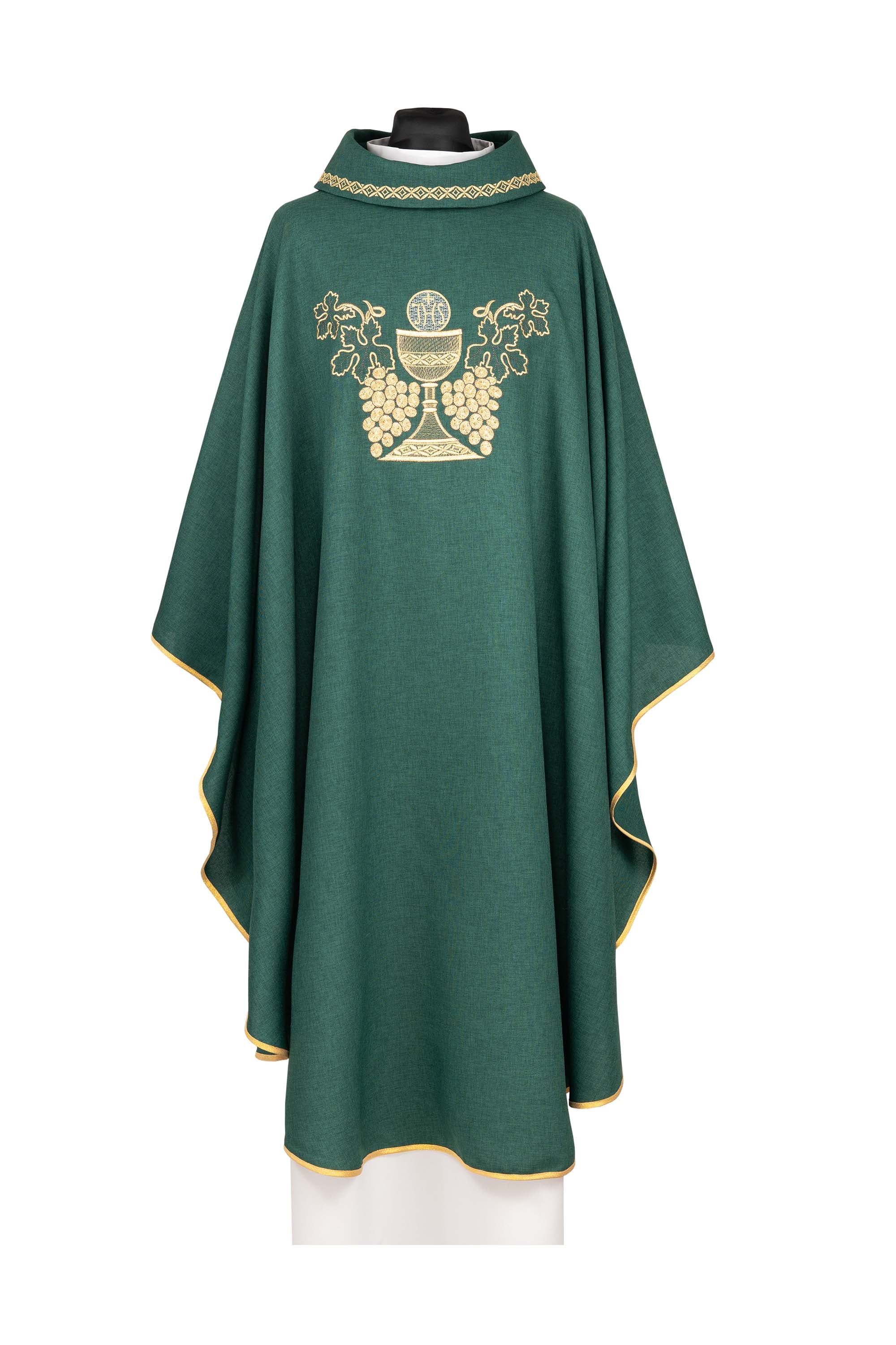 Embroidered chasuble – Green Chalice and Grapevine motif