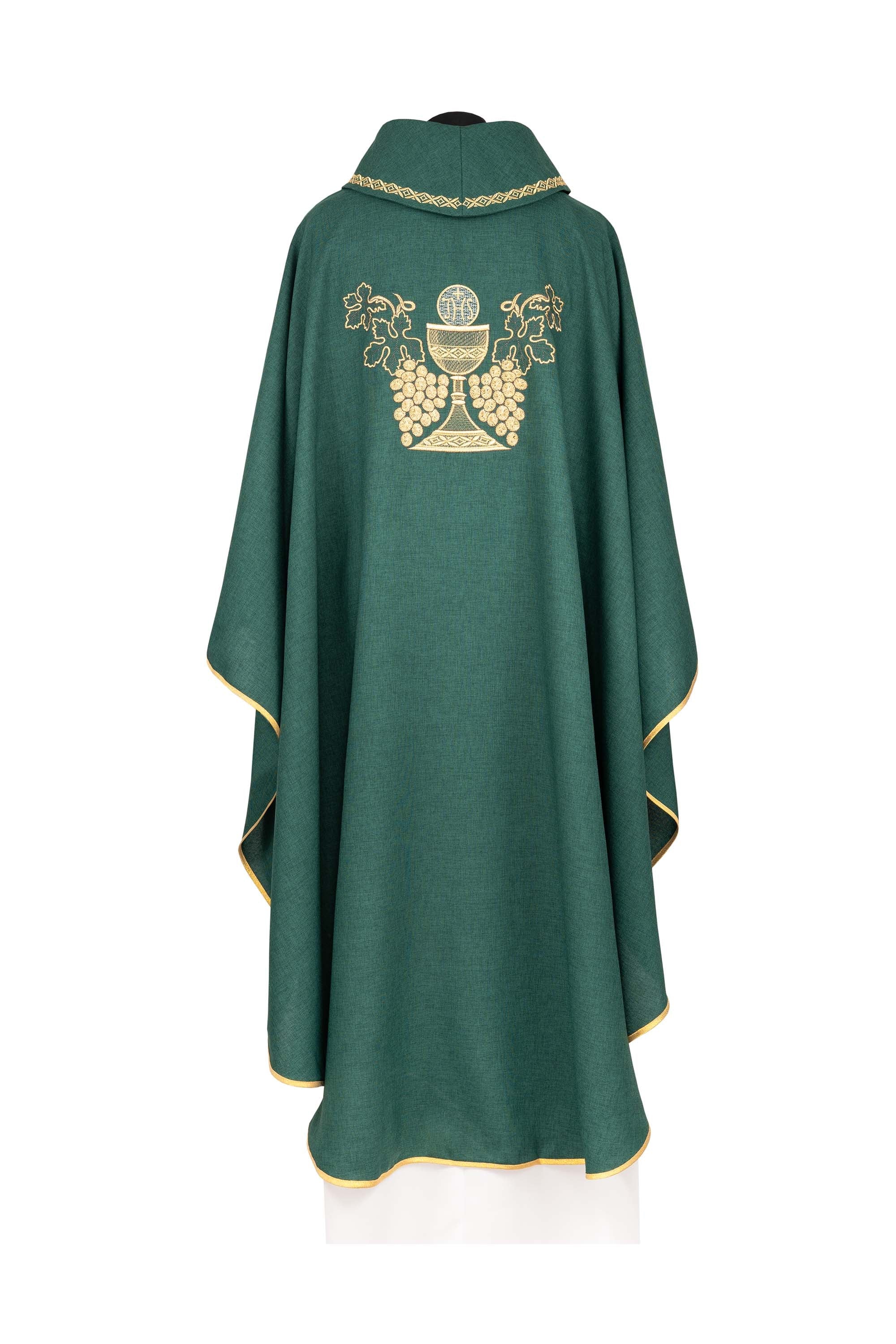 Embroidered chasuble – Green Chalice and Grapevine motif