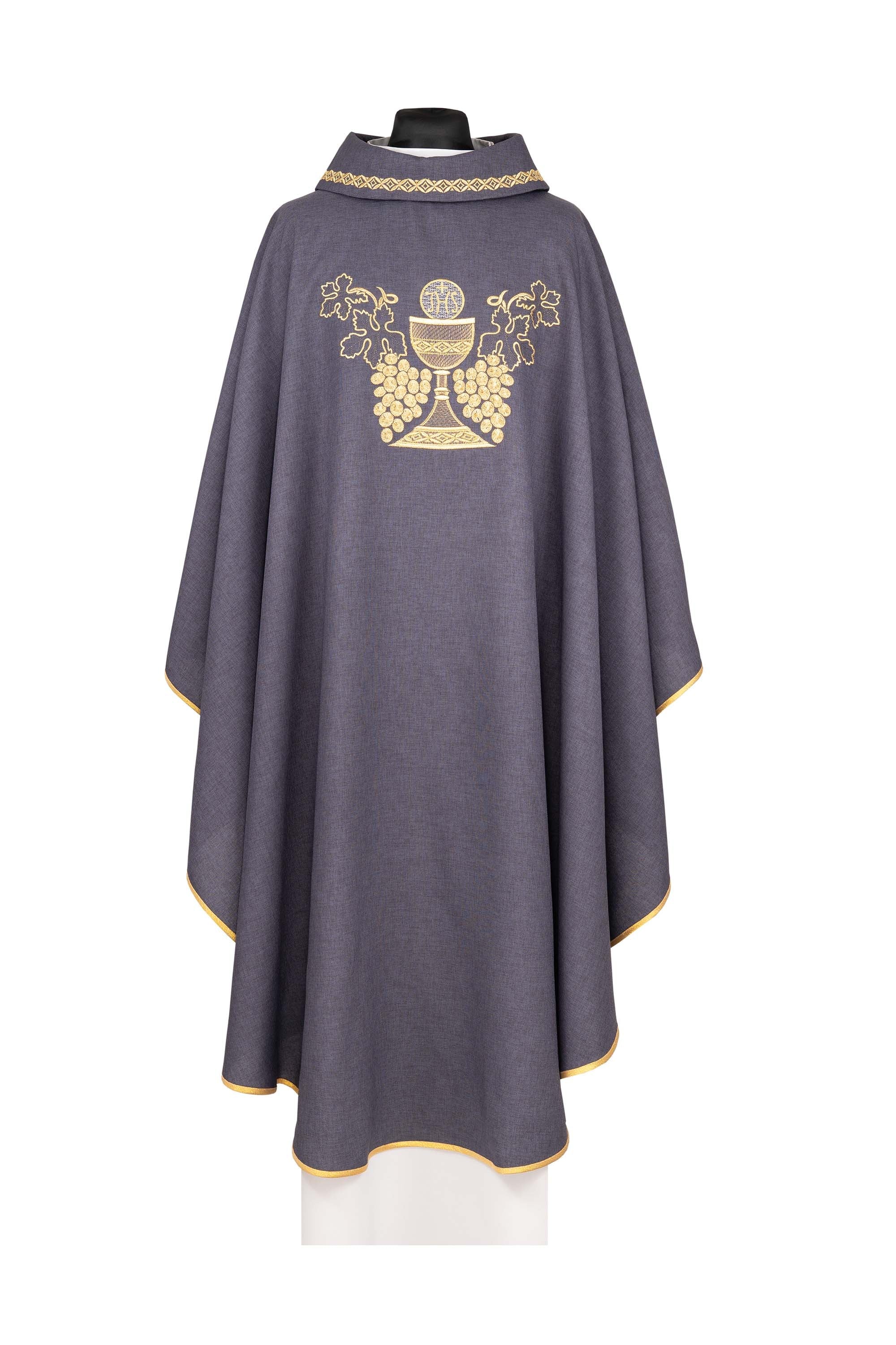 Embroidered chasuble – Purple Chalice and Grapevine motif