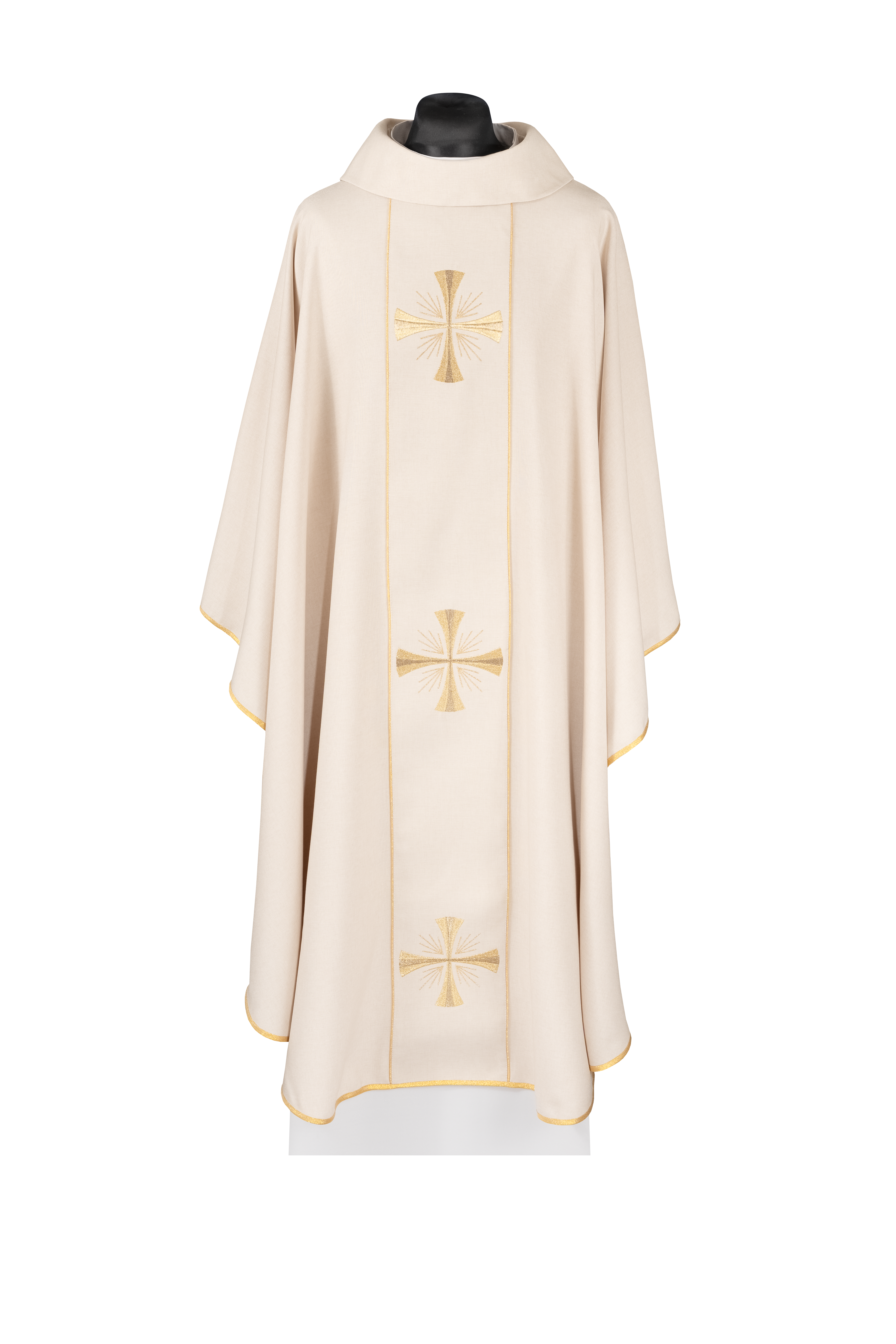 Chasuble with an ecru band and embroidered crosses