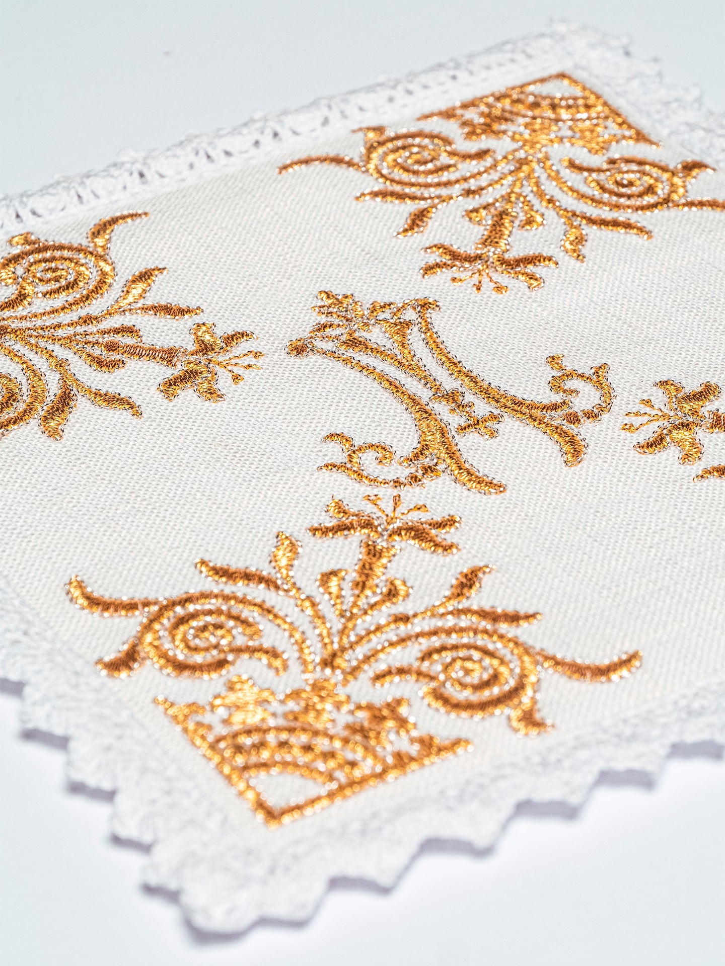 Chalice Linens with Rich Marian Embroidery - HAFTINAUSA.COM