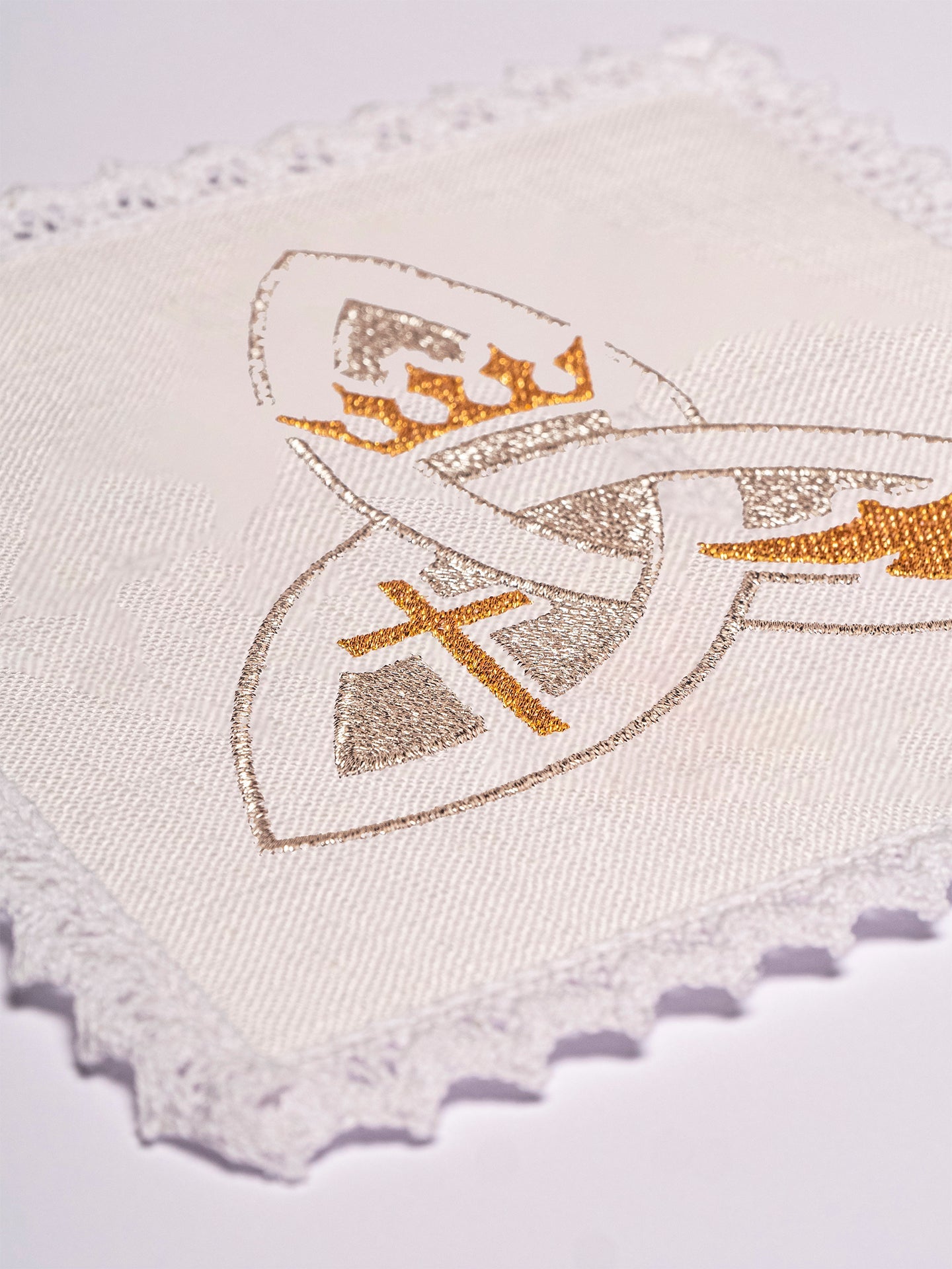 Embroidered Chalice Linens - HAFTINAUSA.COM