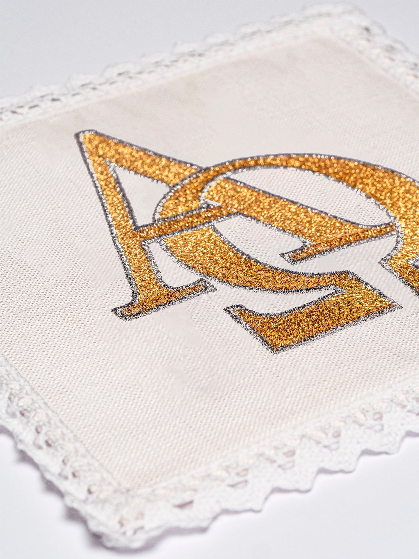 Chalice Linens Embroidered Alpha Omega - HAFTINAUSA.COM