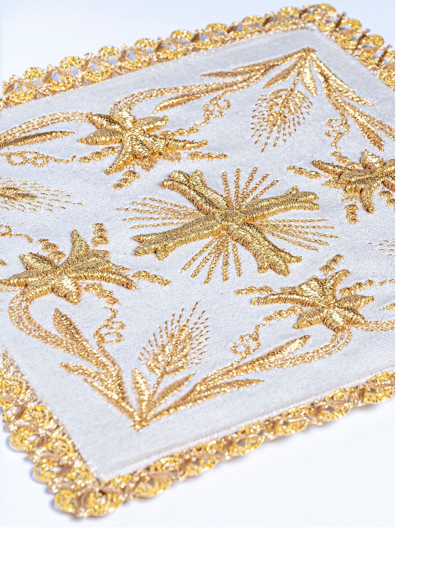 Chalice Linens made of ecru velvet and natural linen - HAFTINAUSA.COM