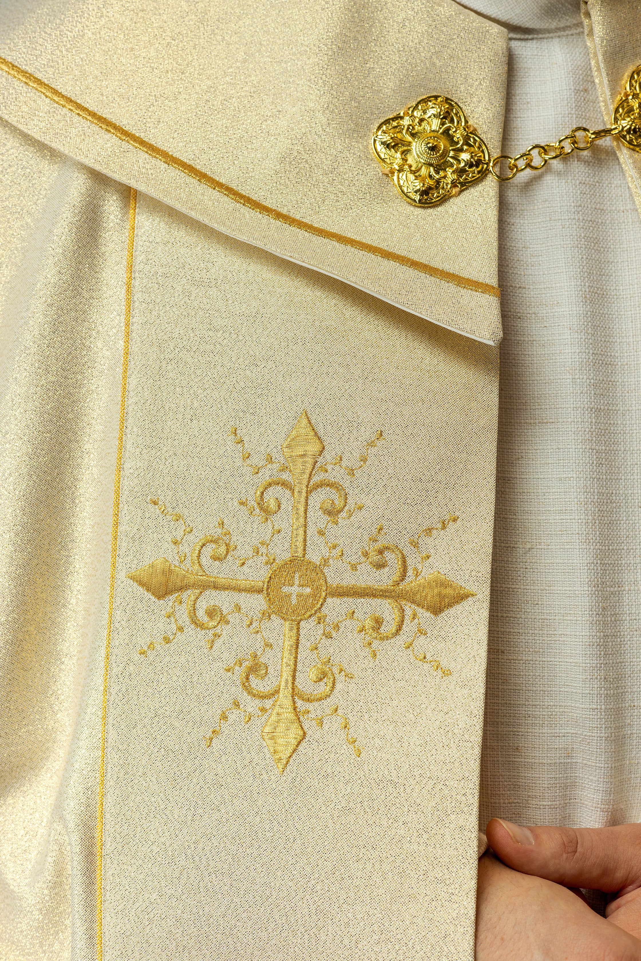 Gold embroidered liturgical cape - HAFTINAUSA.COM