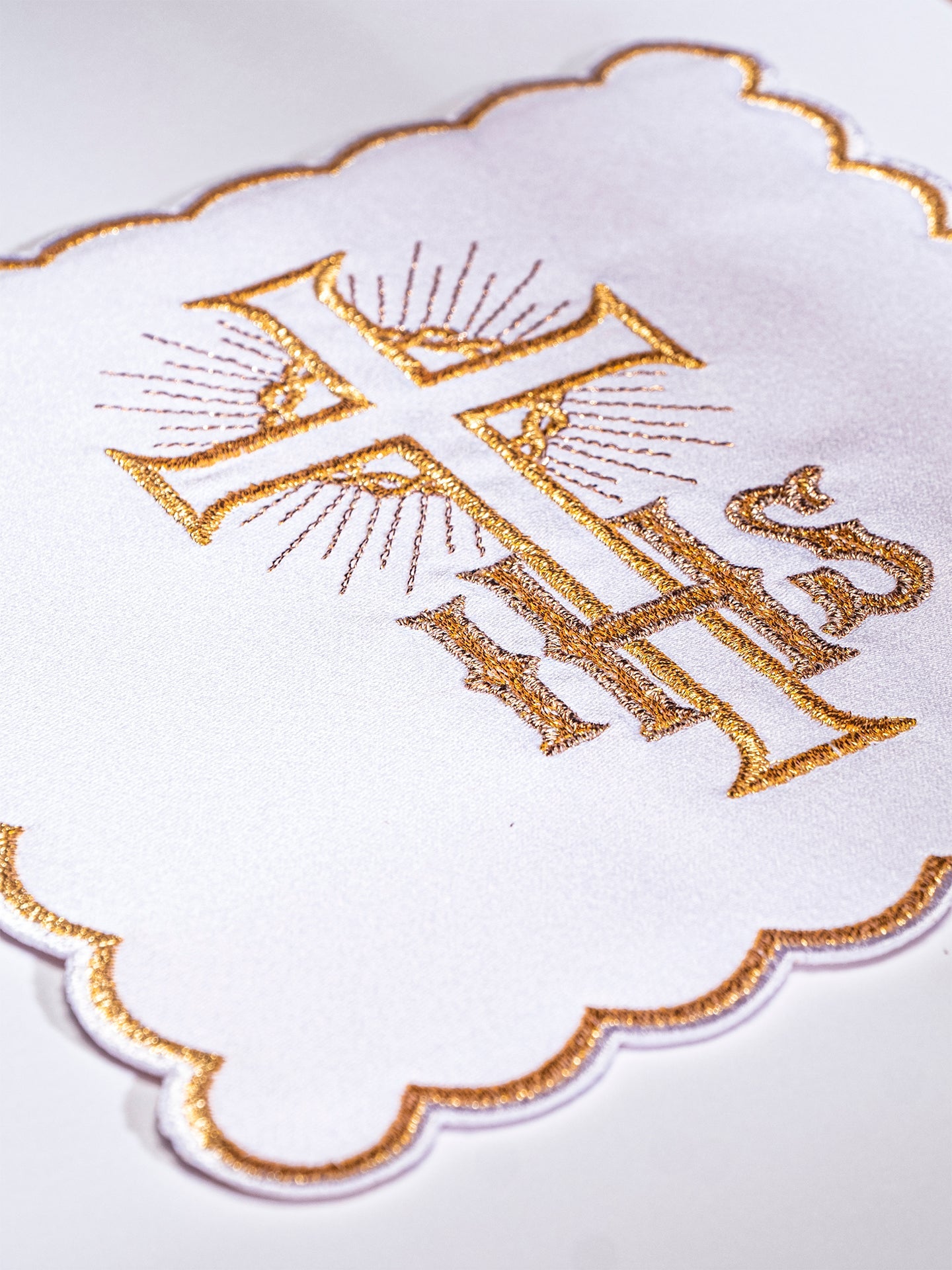 Chalice Linens with Cross Motif - HAFTINAUSA.COM