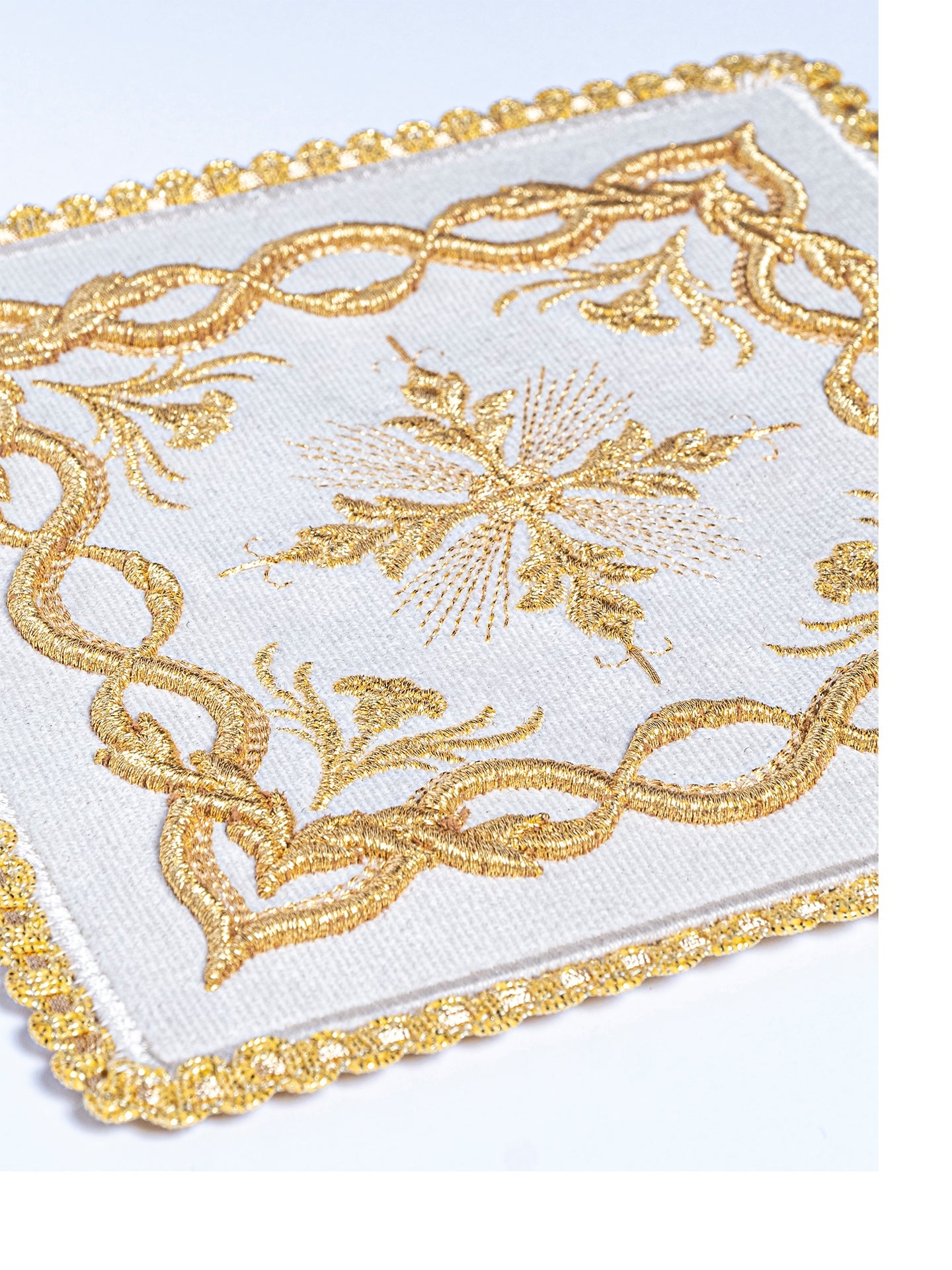 Chalice linens set made from velvet texture with gold embroidery - HAFTINAUSA.COM