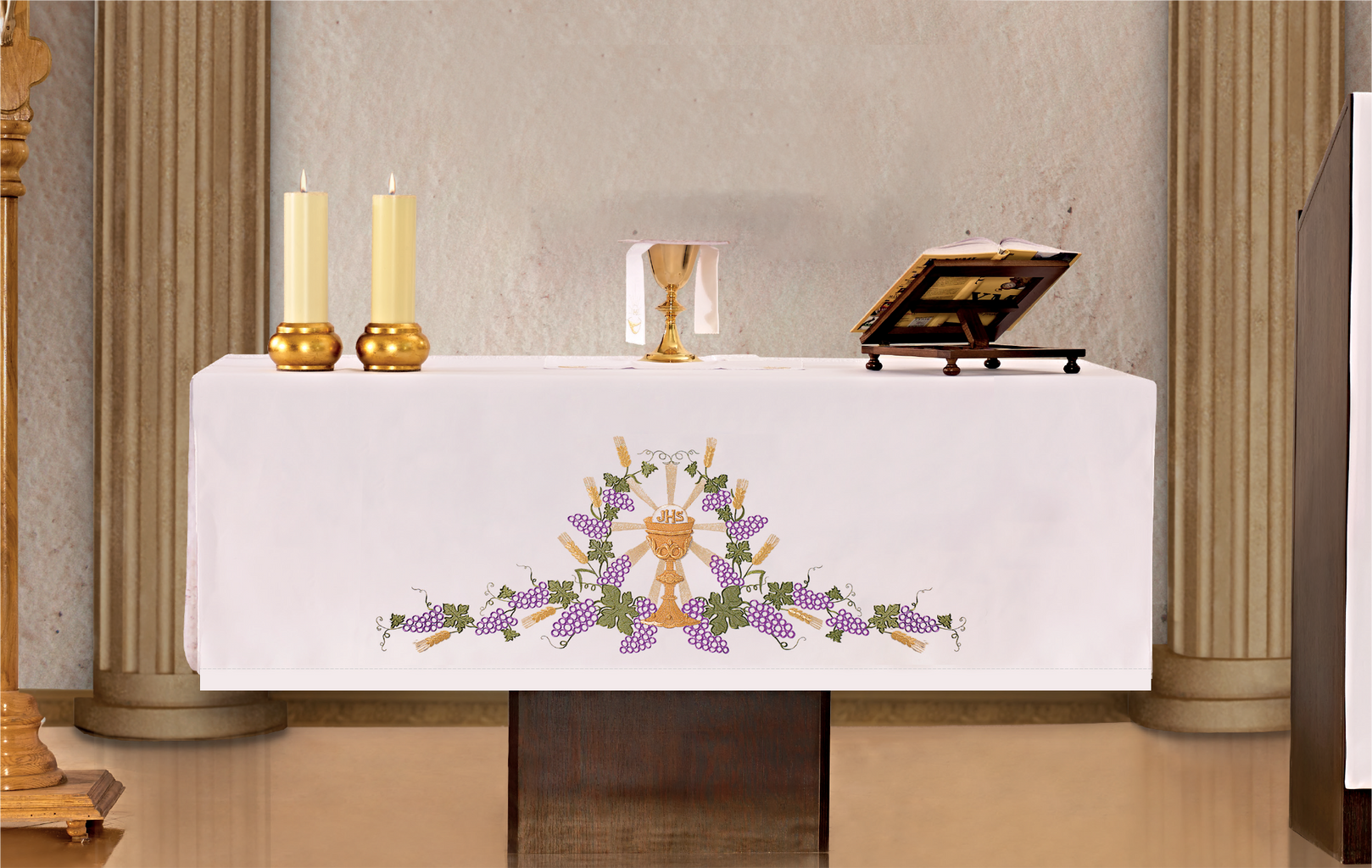 Altar tablecloth with eucharistic embroidery