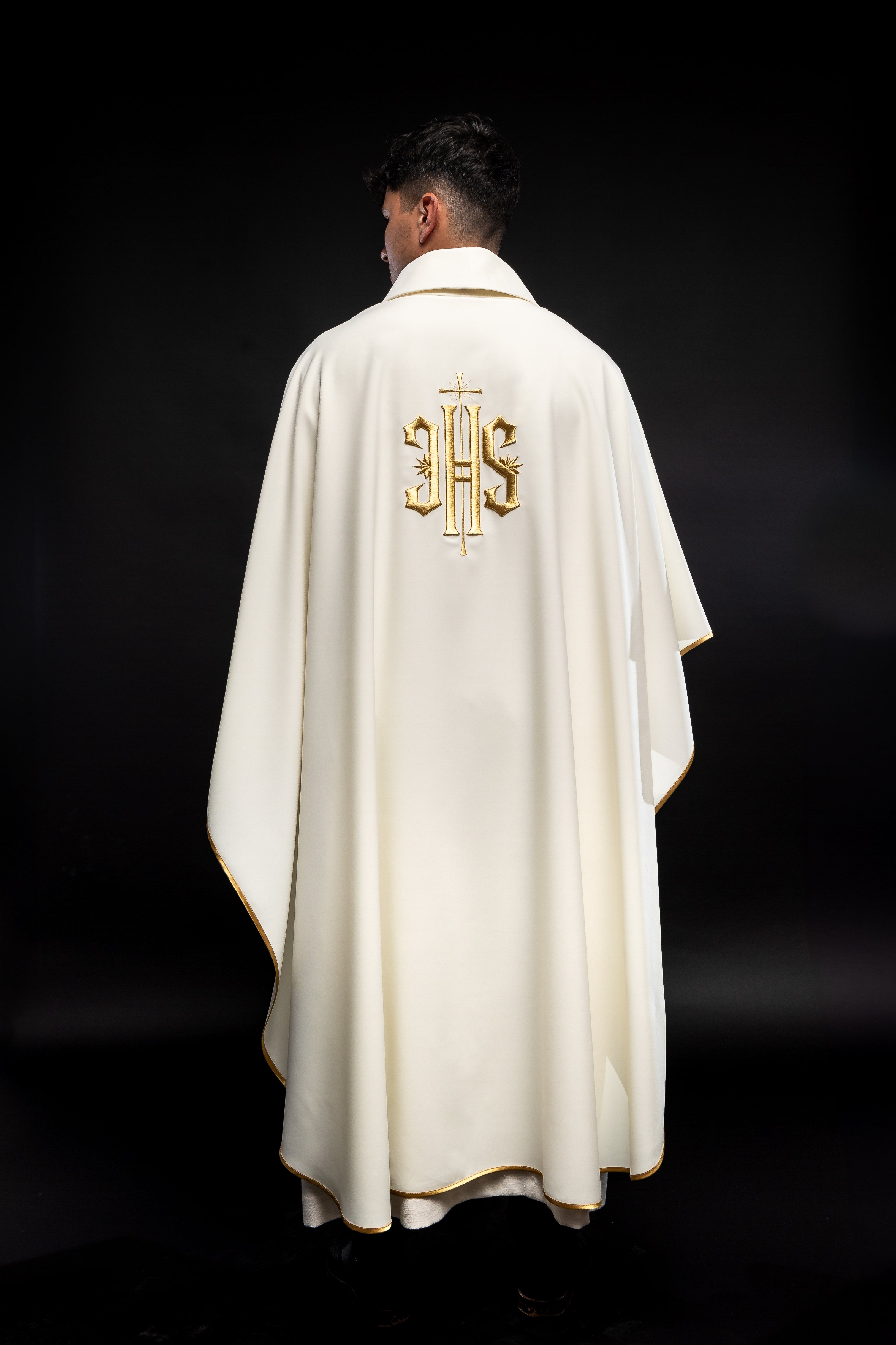 Chasuble with 3D embroidery IHS symbol - HAFTINAUSA.COM