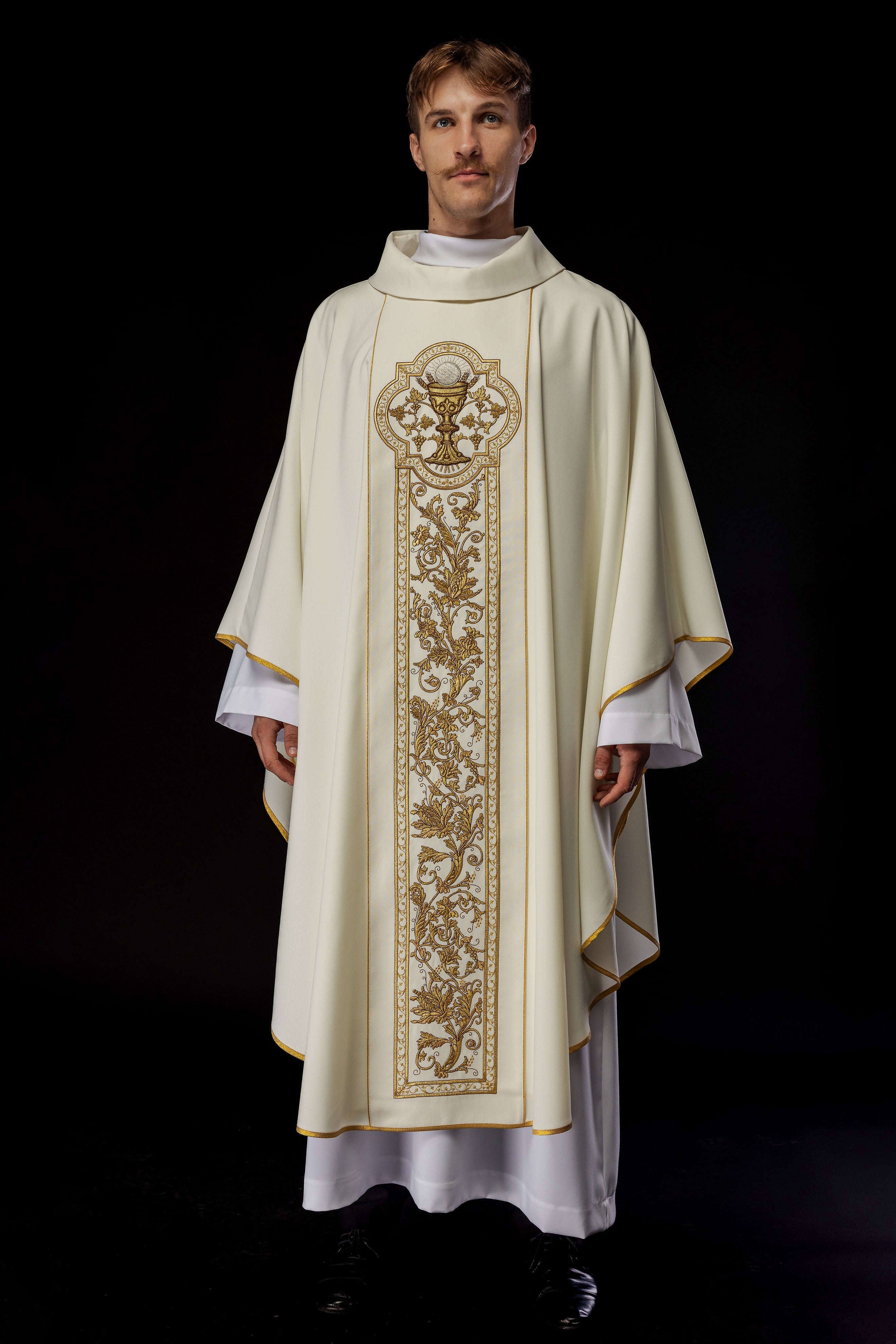 Chasuble with the symbol of the Eucharistic Chalice in ecru