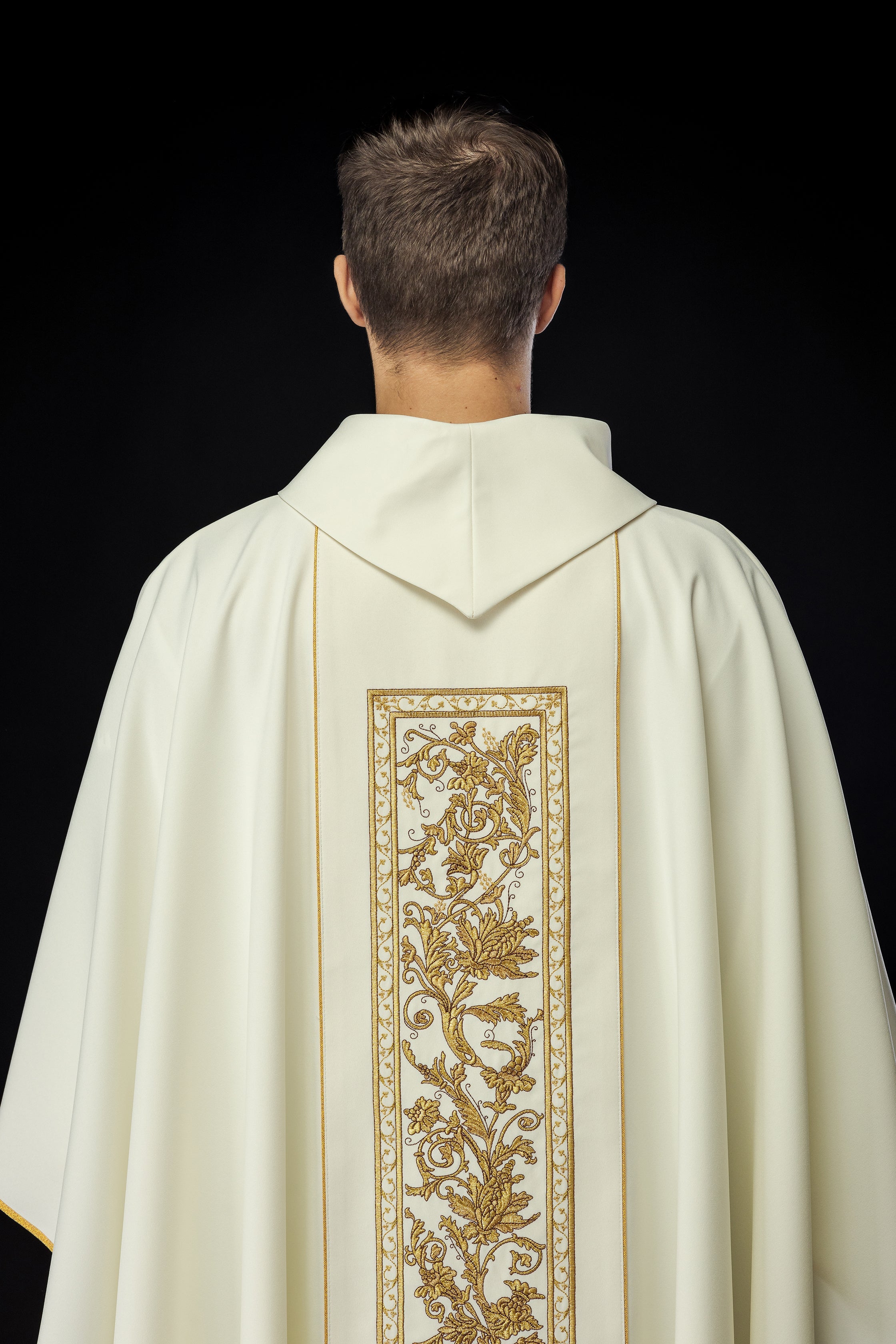 Chasuble with the symbol of the Eucharistic Chalice in ecru