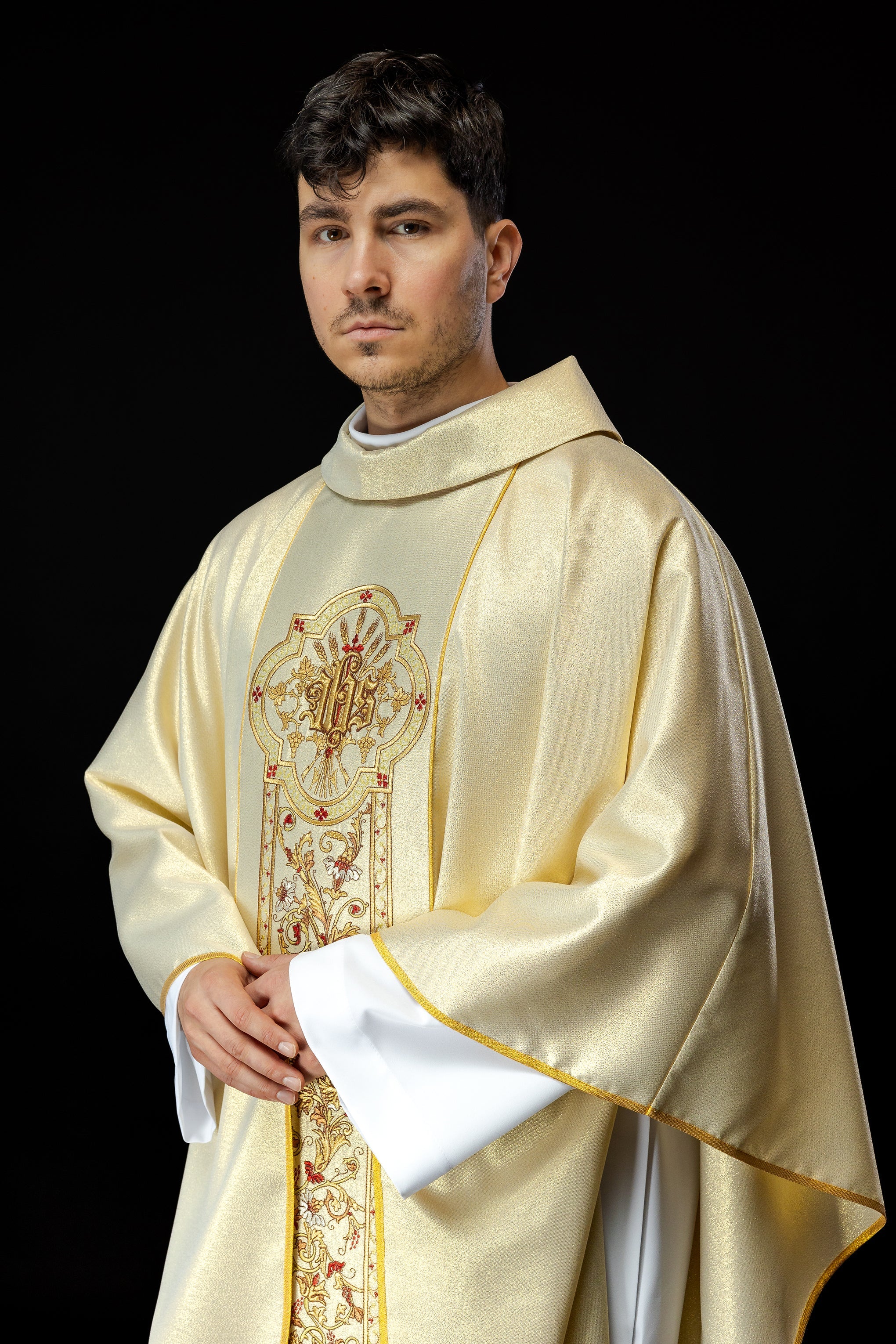 Chasuble richly decorated with IHS motif in gold color