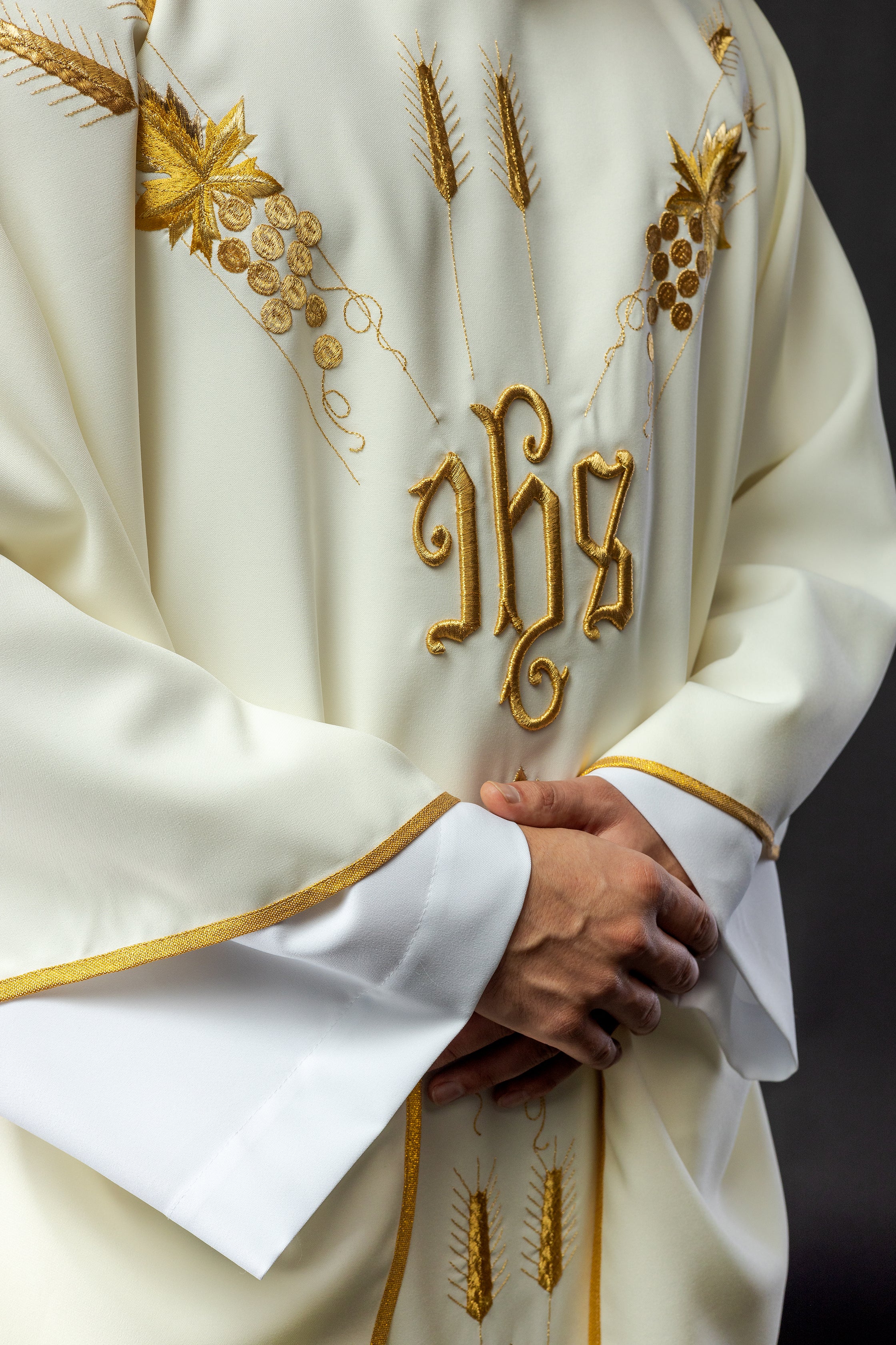 Chasuble embroidered with IHS and grape symbols in ecru