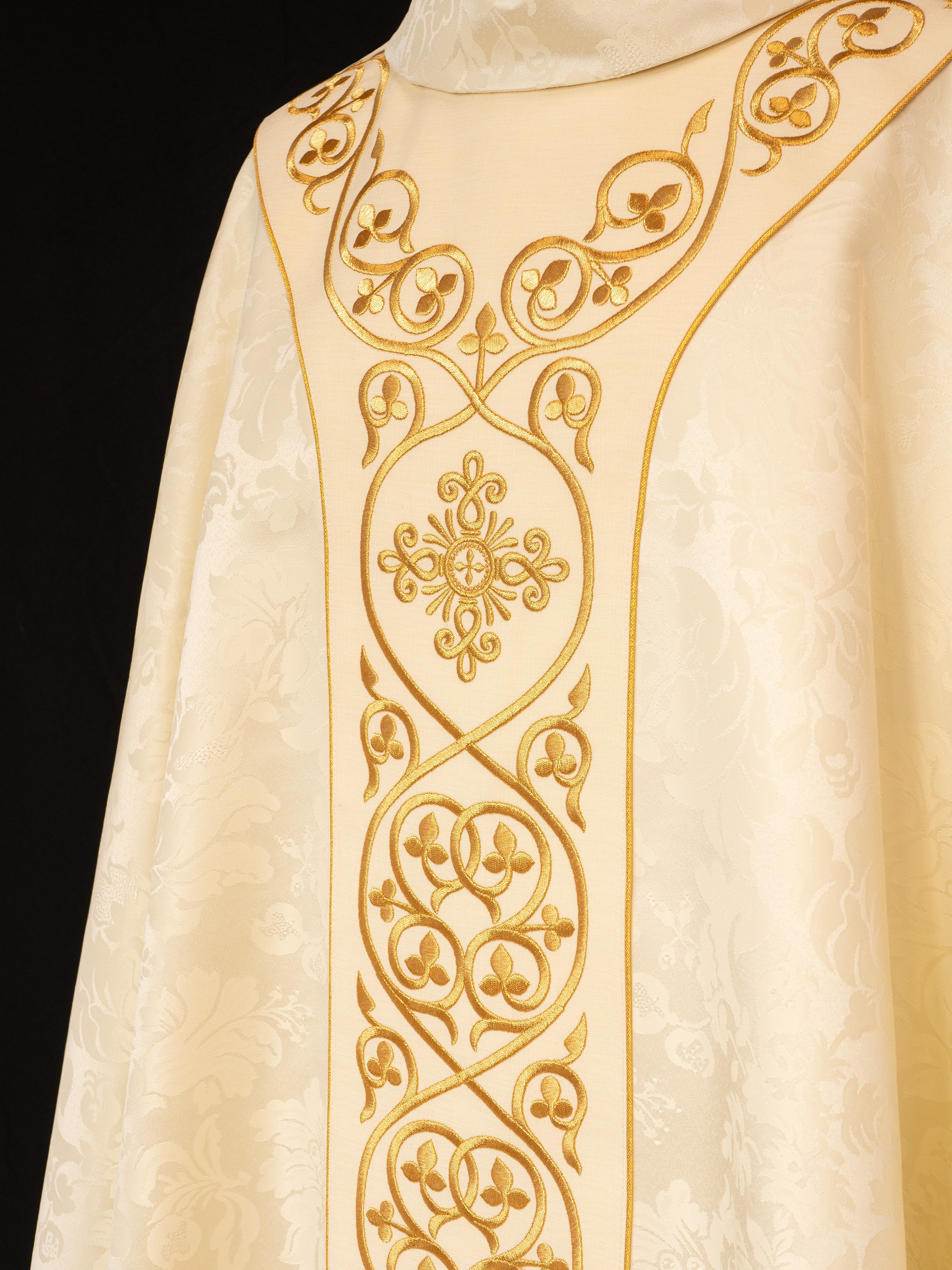 Liturgical chasuble ecru decorated with velvet belt with embroidery