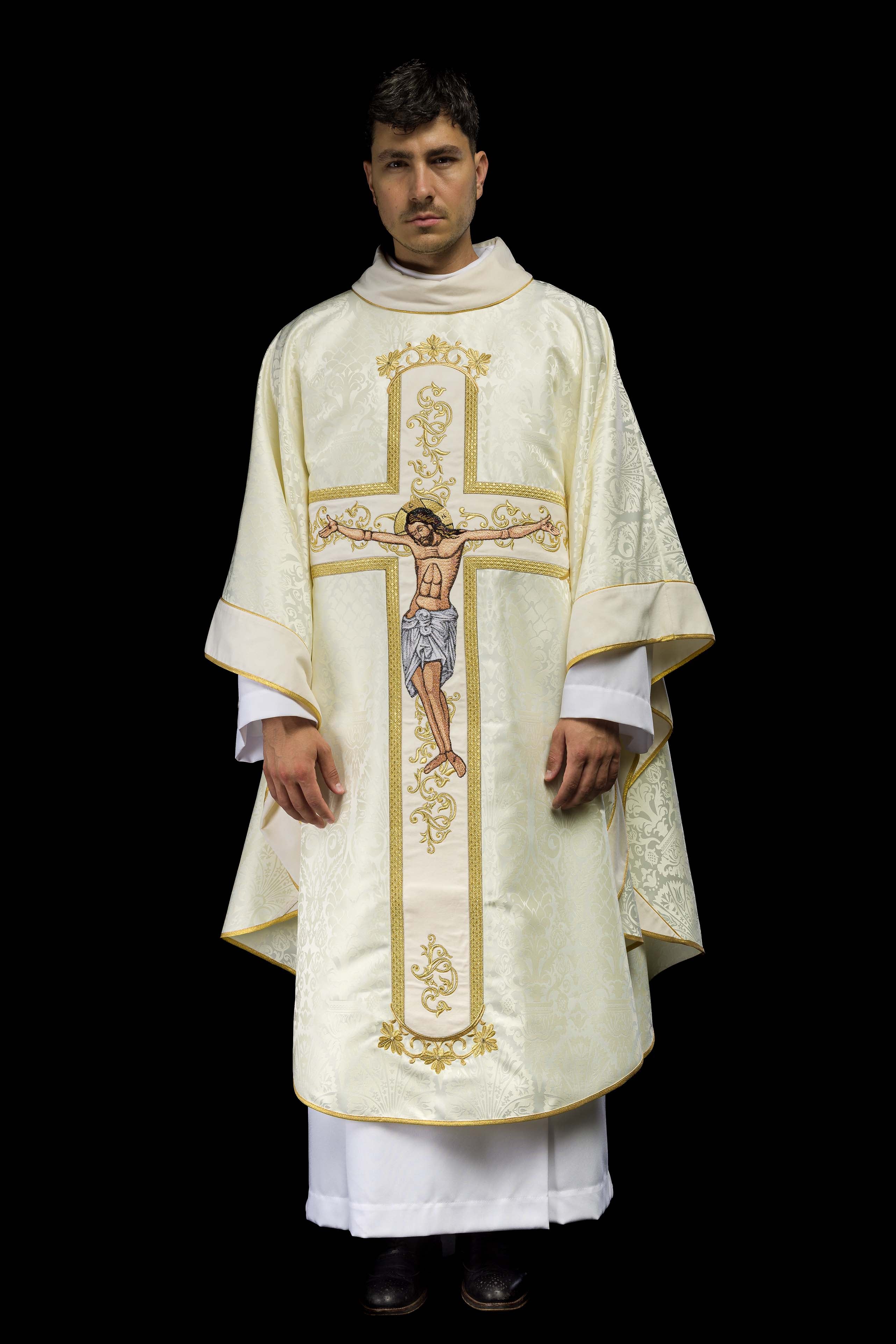 Ecru chasuble with Jesus Christ embroidery