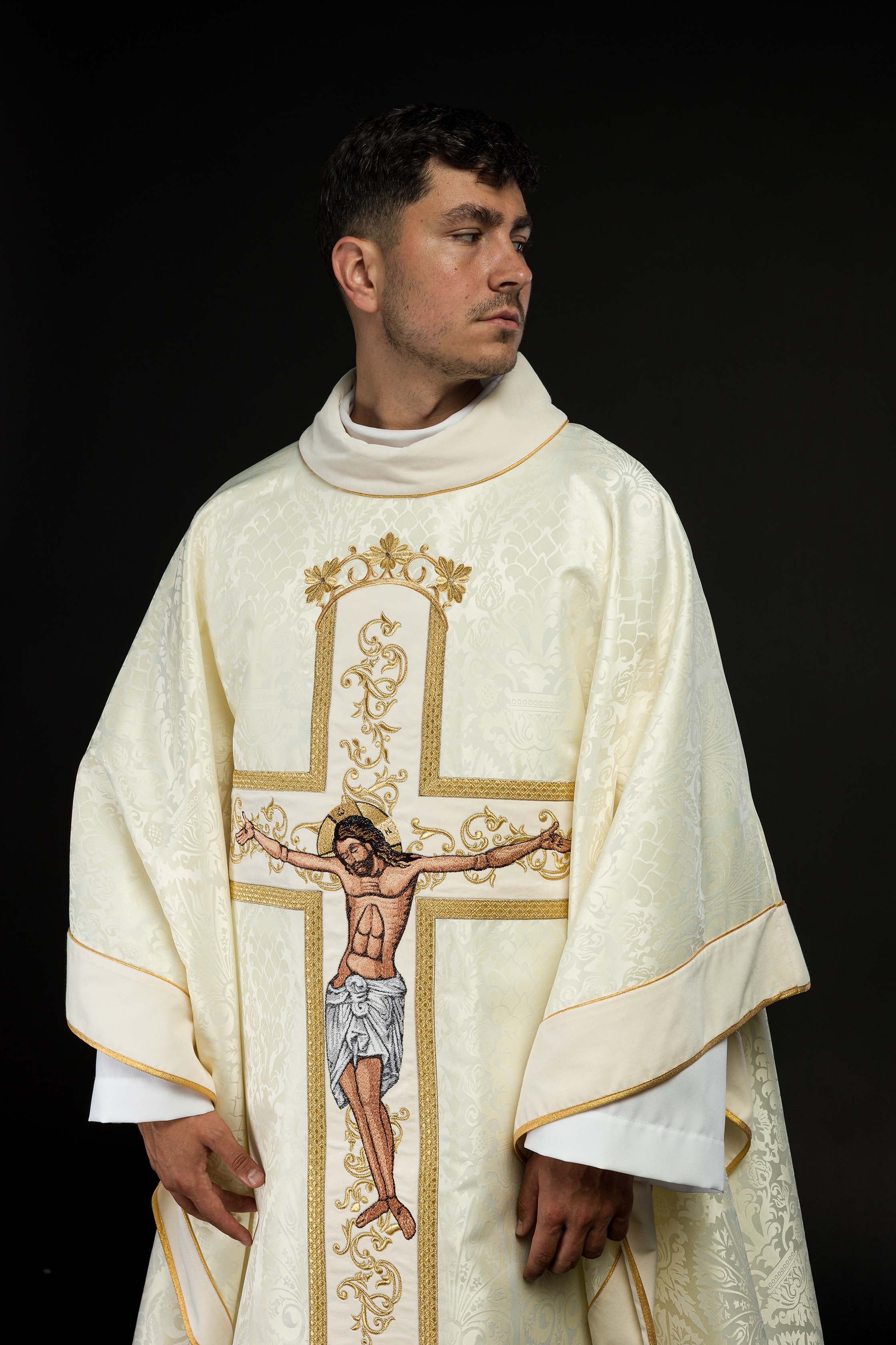 Ecru chasuble with Jesus Christ embroidery