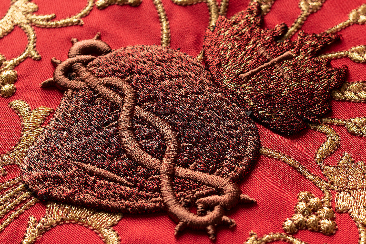 Red Roman Chasuble embroidered with the motif of the Sacred Heart of Jesus