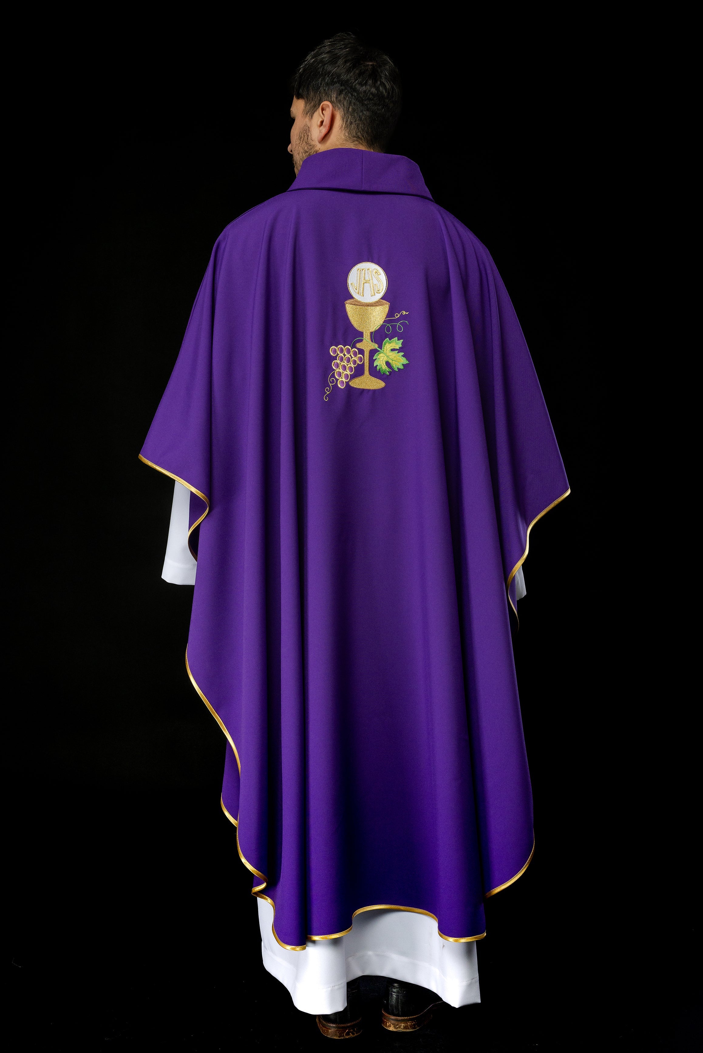 Chasuble Chalice Cross and Grapes in purple - HAFTINAUSA.COM