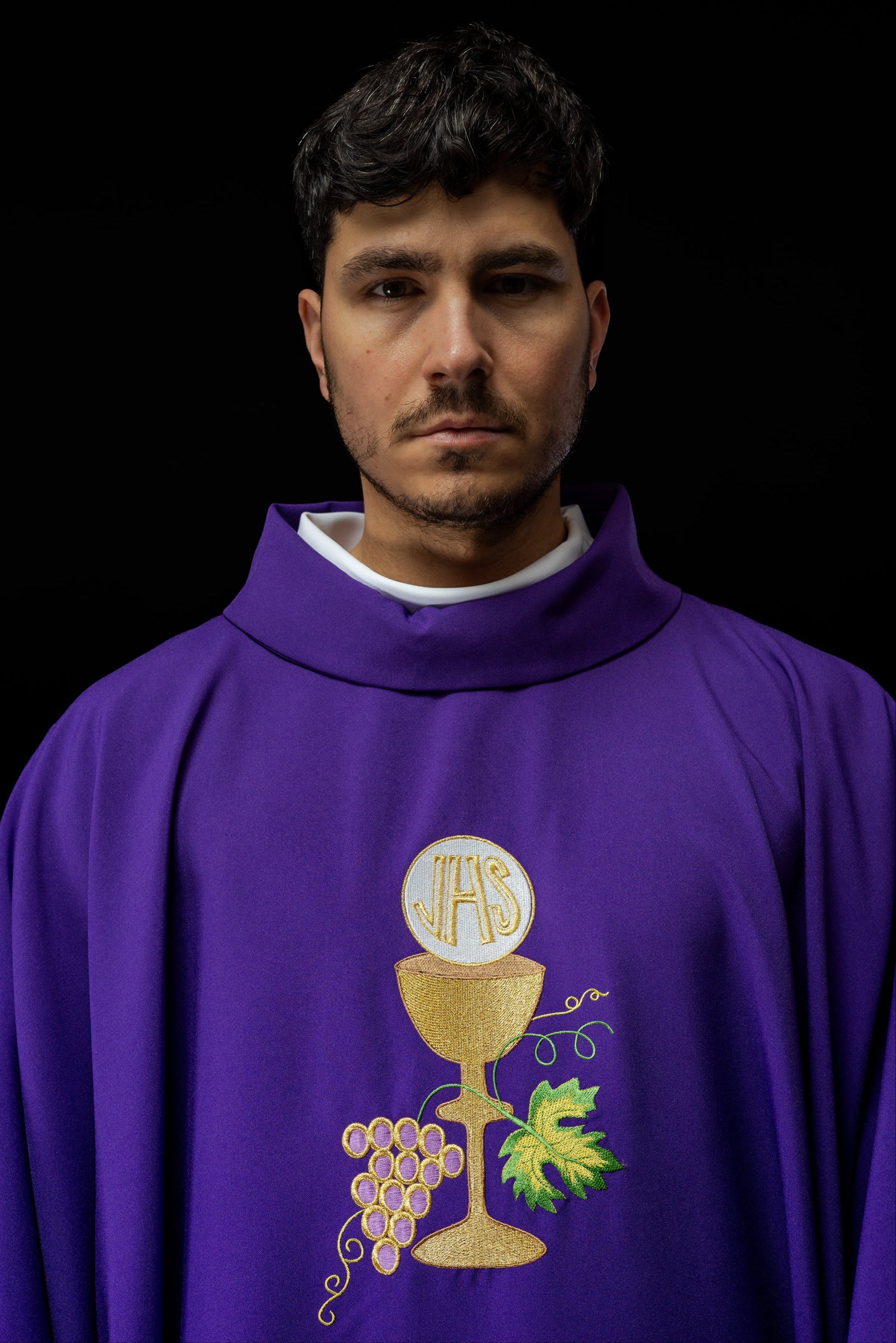 Chasuble Chalice Cross and Grapes in purple - HAFTINAUSA.COM