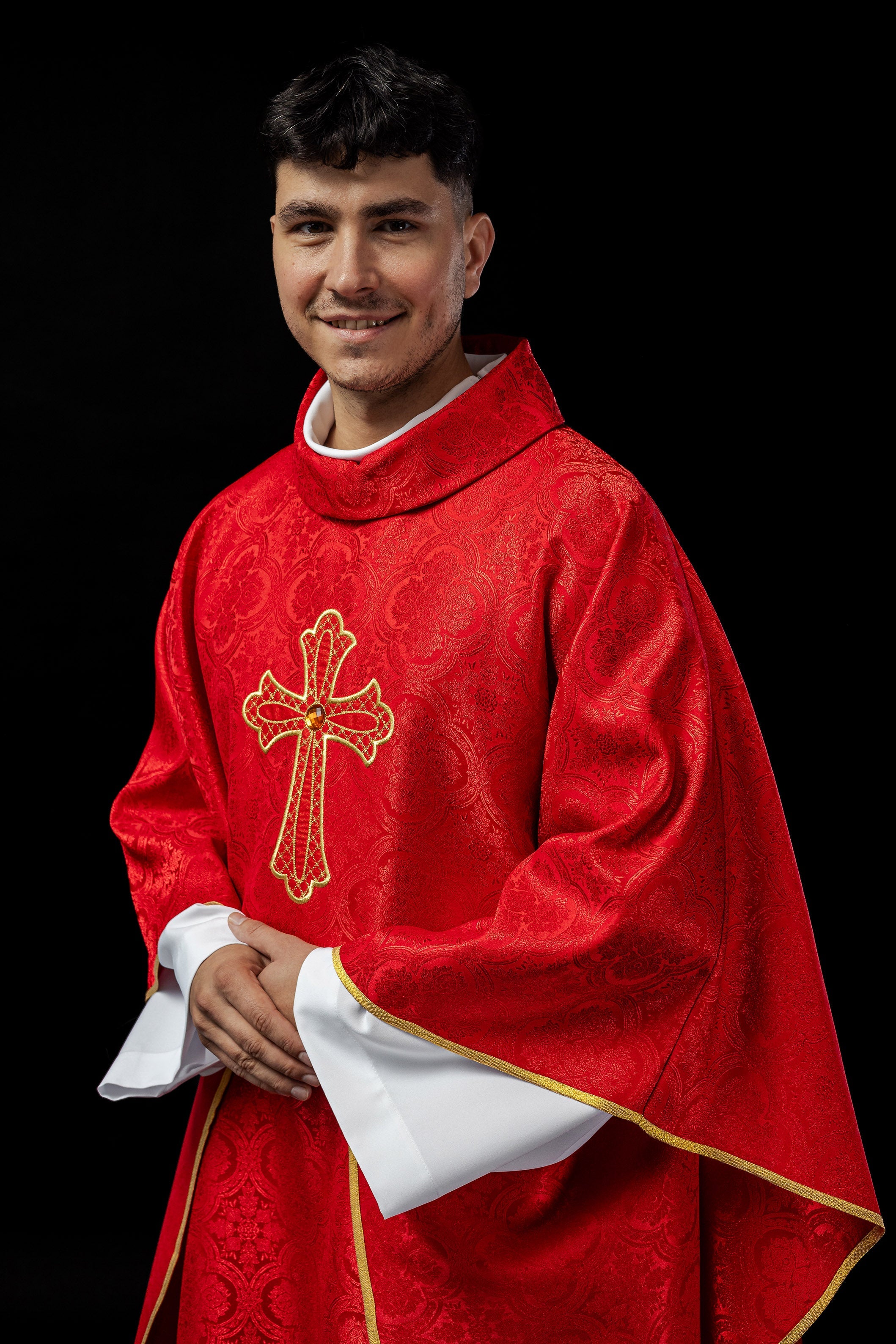 Embroidered chasuble with symbol of the cross Red