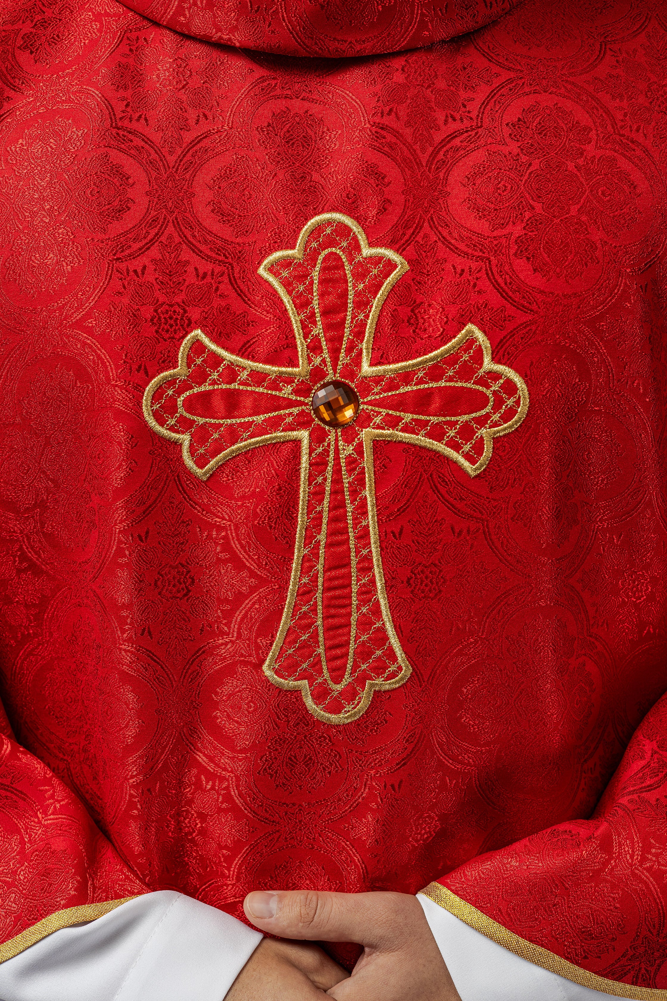 Embroidered chasuble with symbol of the cross Red