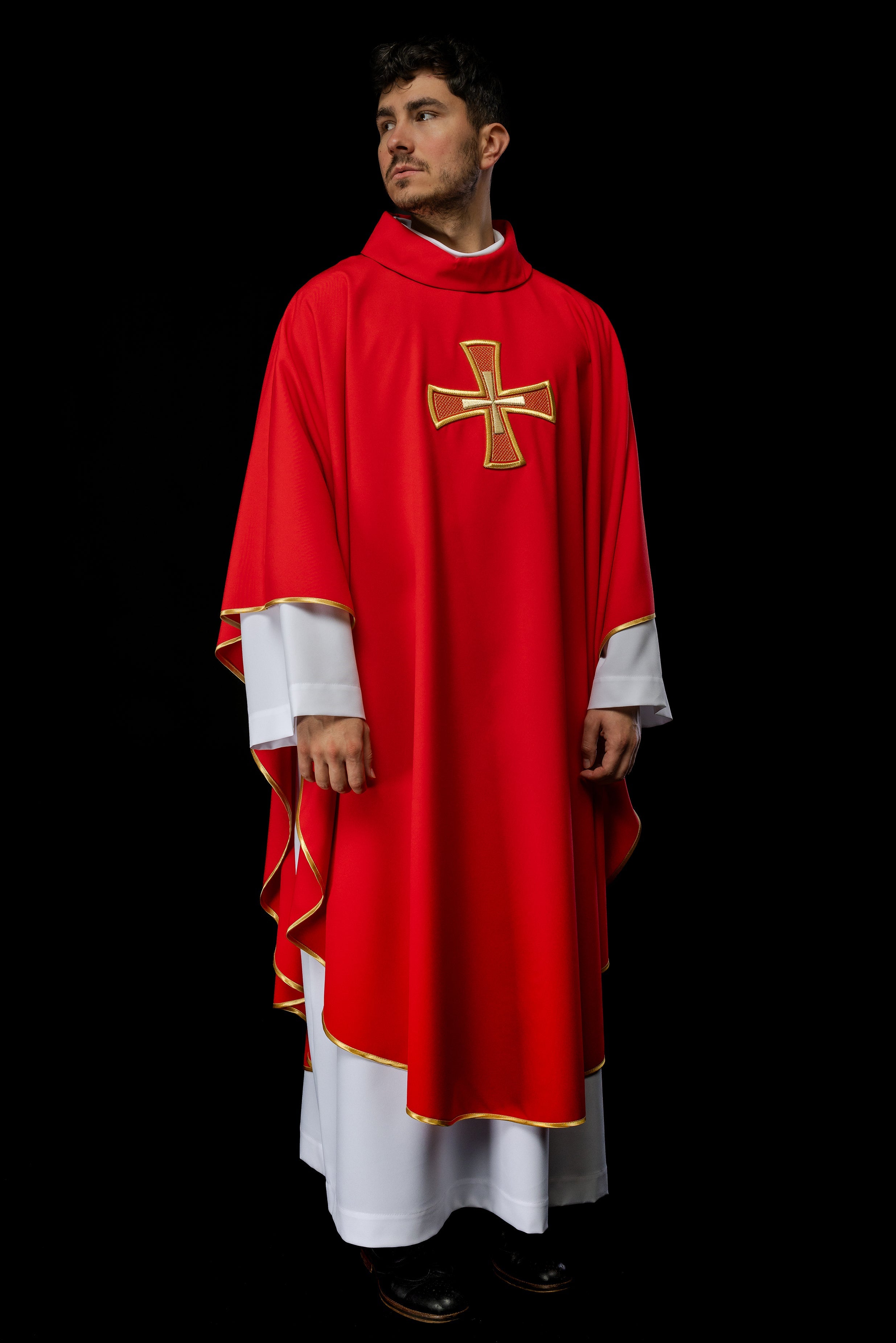 Red chasuble with mosaic red cross - HAFTINAUSA.COM