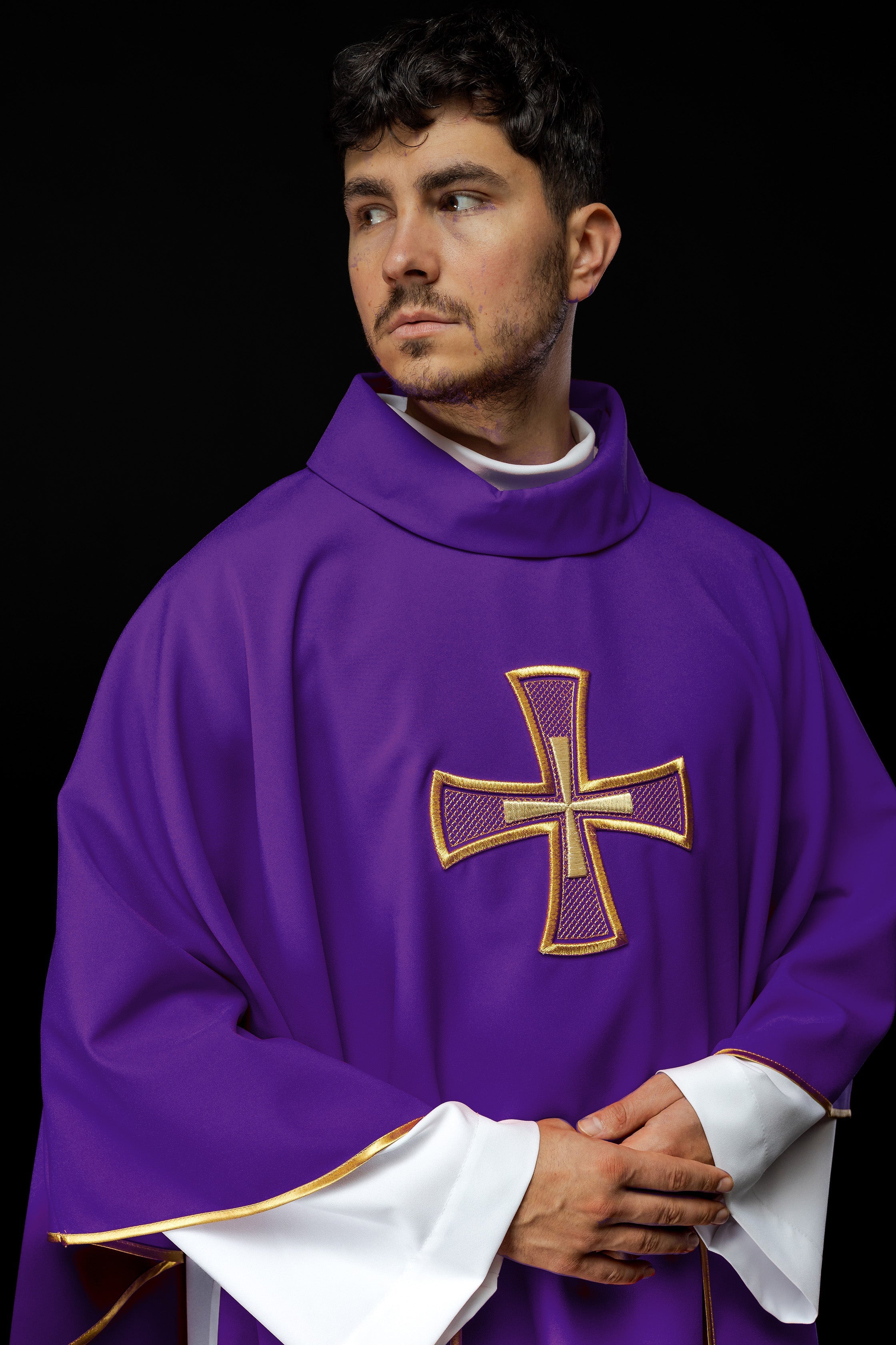 Chasuble embroidered with Purple Cross - HAFTINAUSA.COM