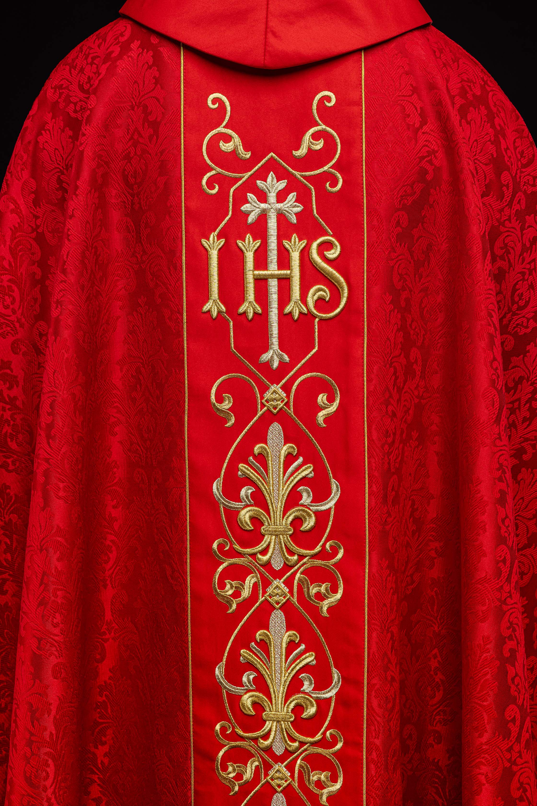 Richly embroidered red IHS chasuble - HAFTINAUSA.COM